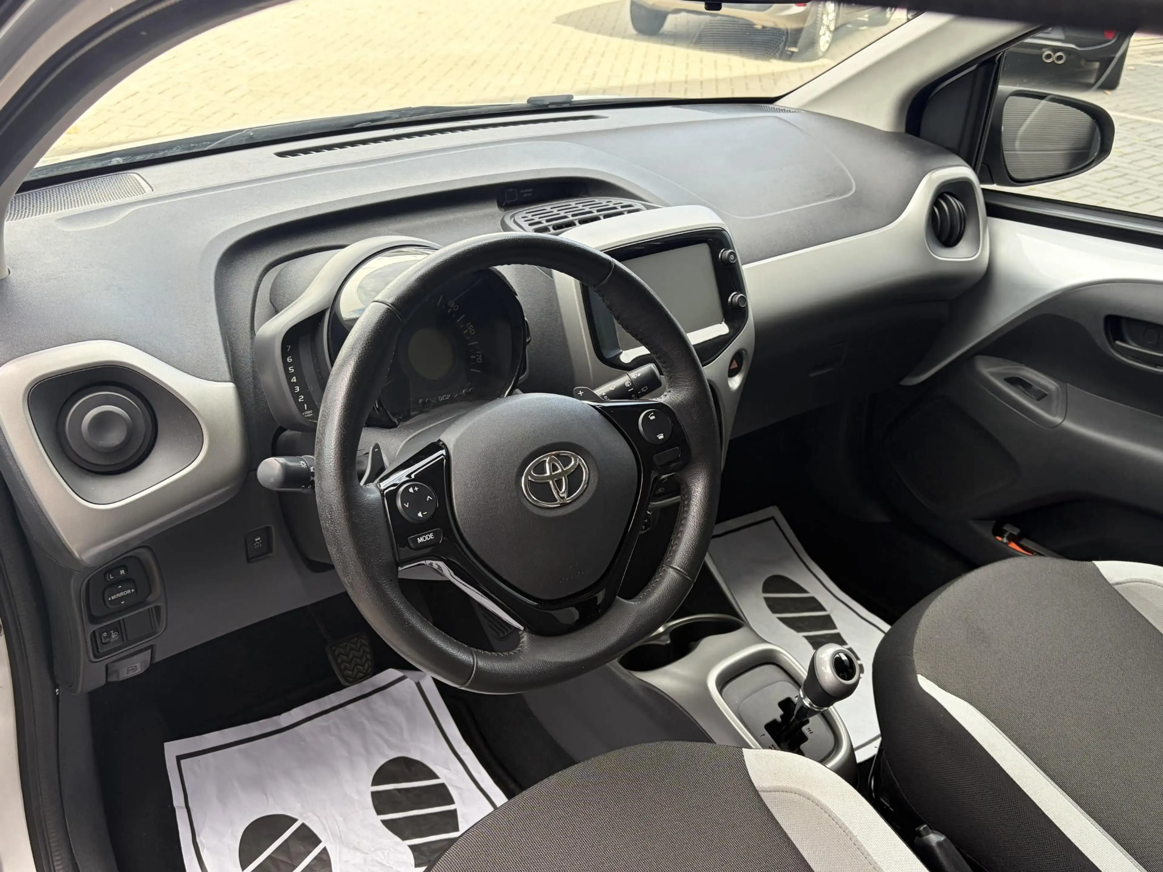 Toyota Aygo 1.0 VVT-i x-cite | Automaat | Airco | Camera | Dea — photo 4