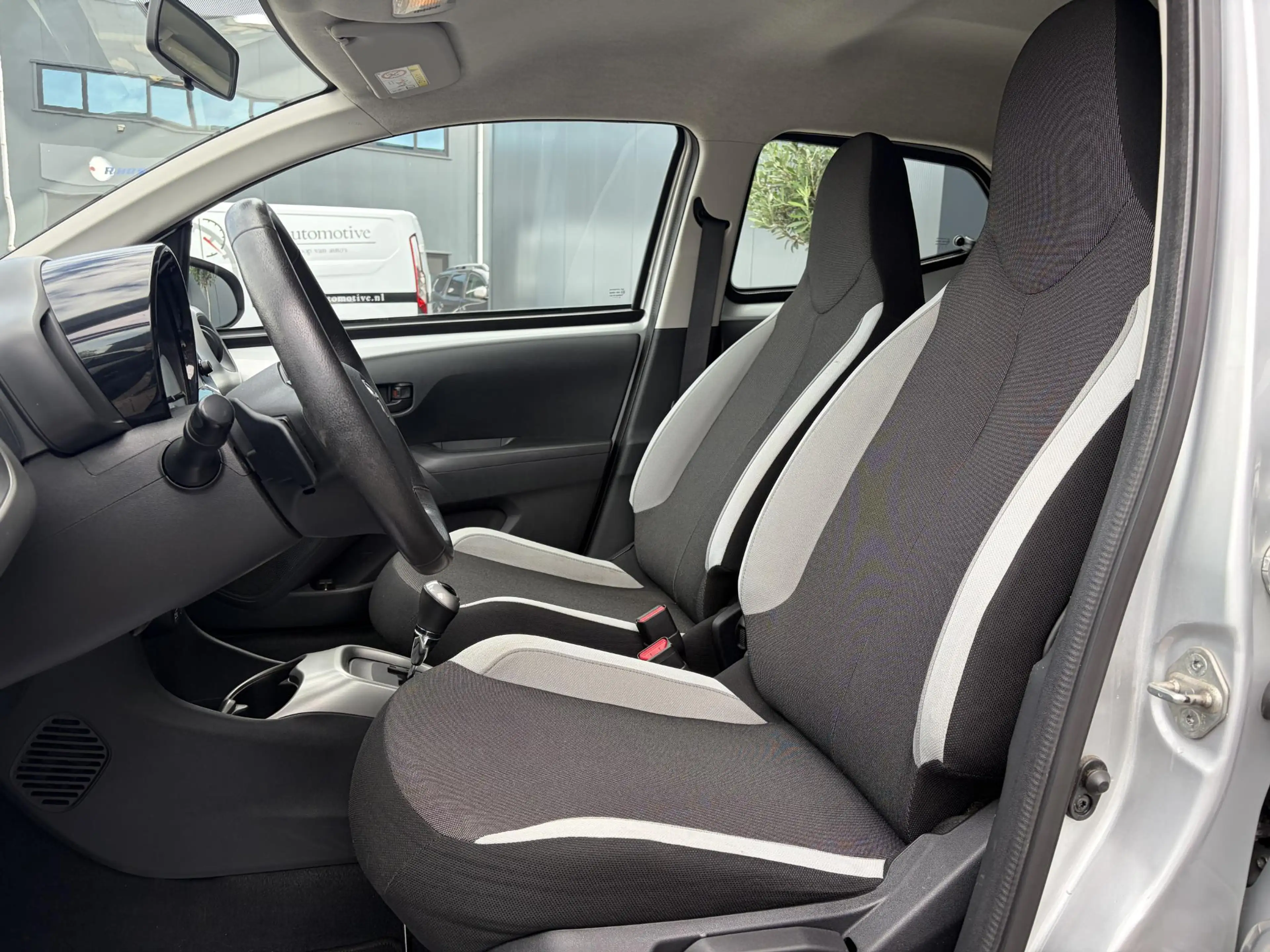 Toyota Aygo 1.0 VVT-i x-cite | Automaat | Airco | Camera | Dea — photo 5