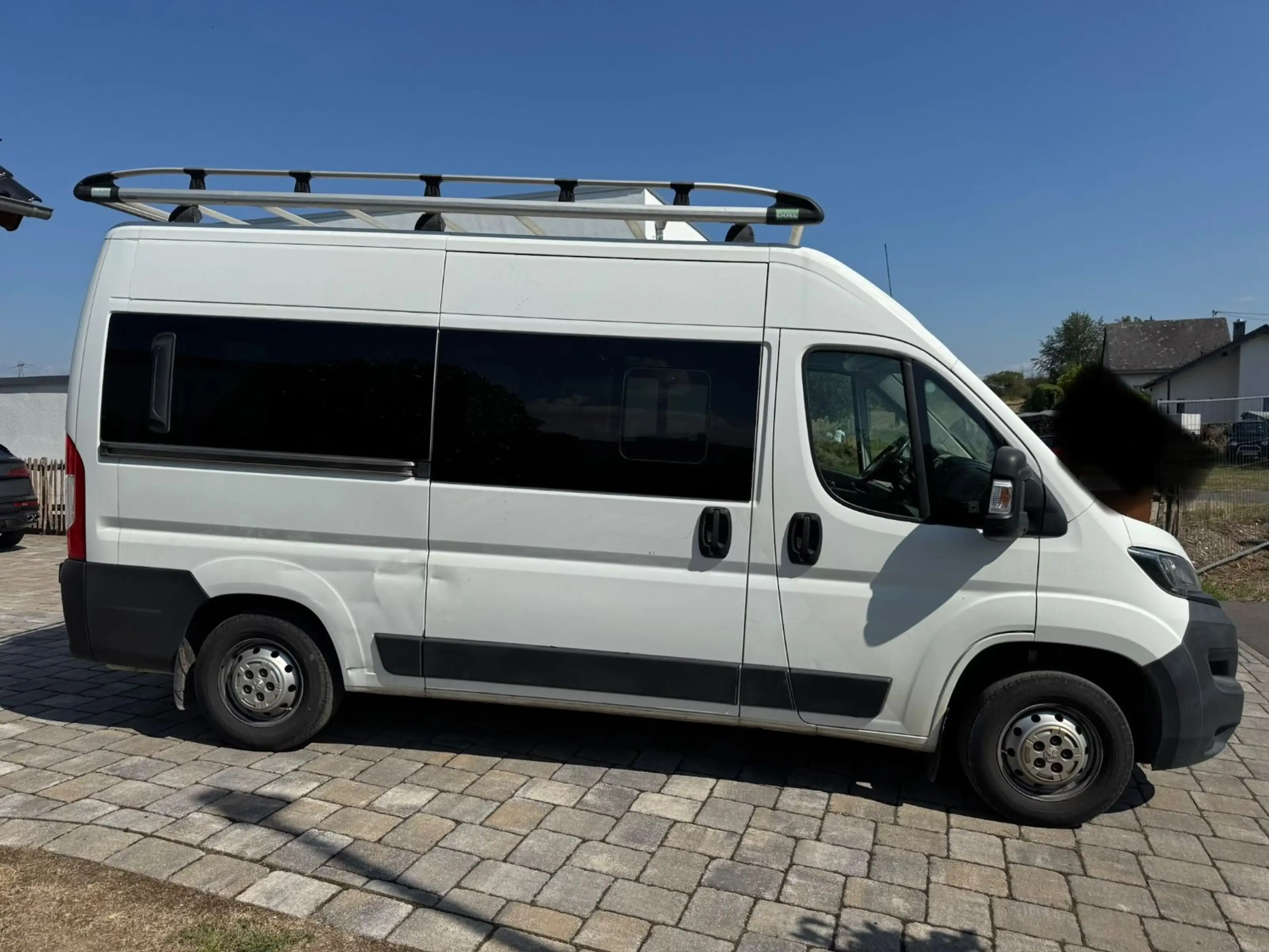 Peugeot Boxer Kombi 333 L2H3 Active Blue-HDi 140 9 Sitze — photo 3