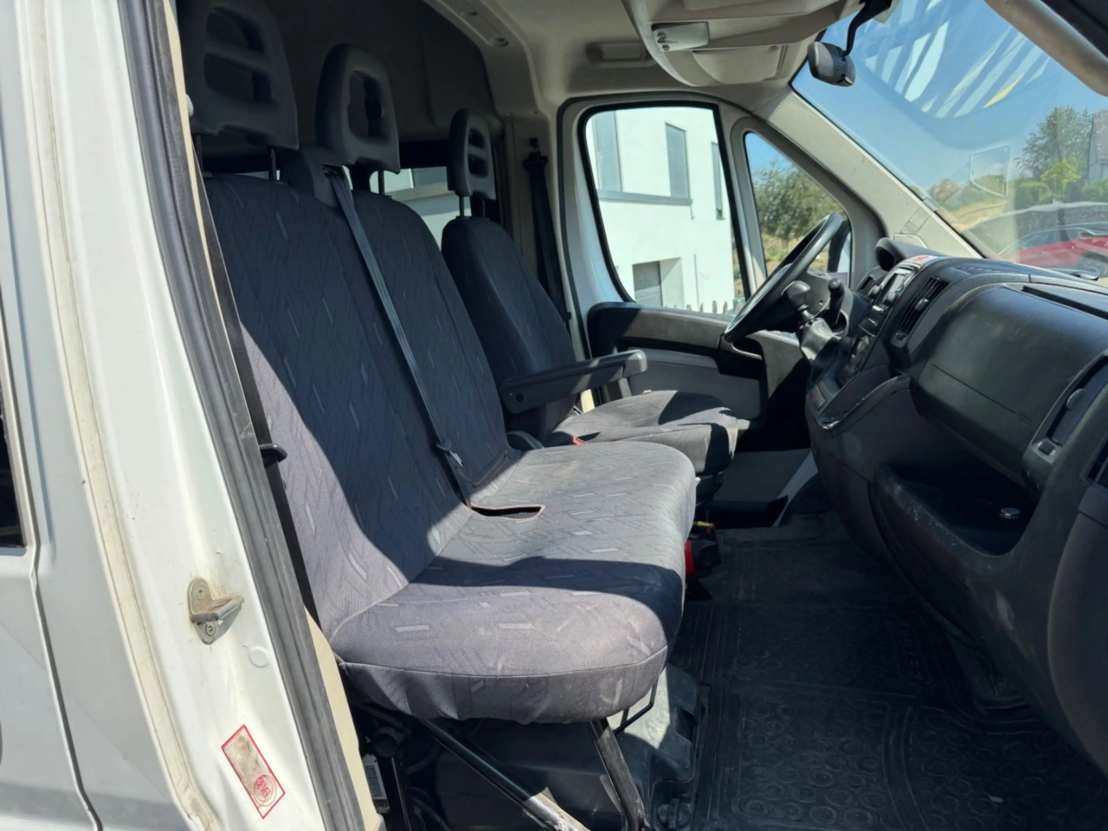 Peugeot Boxer Kombi 333 L2H3 Active Blue-HDi 140 9 Sitze — photo 15