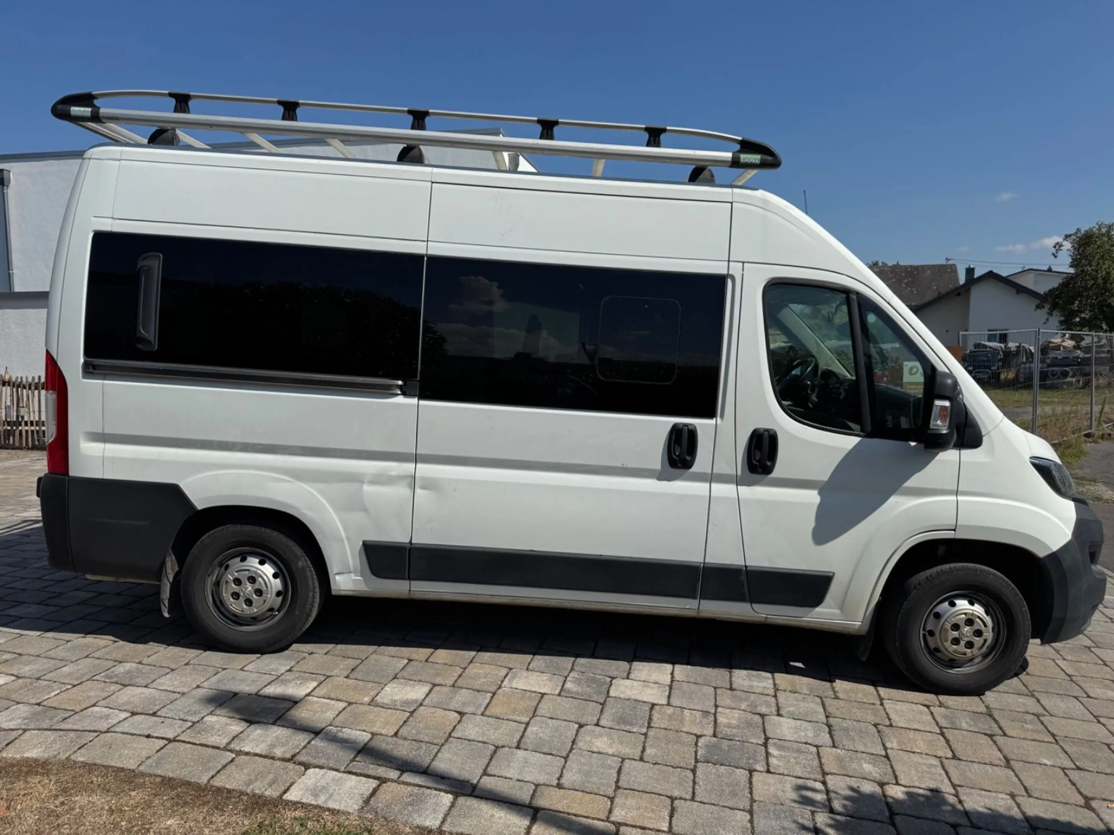 Peugeot Boxer Kombi 333 L2H3 Active Blue-HDi 140 9 Sitze — photo 4