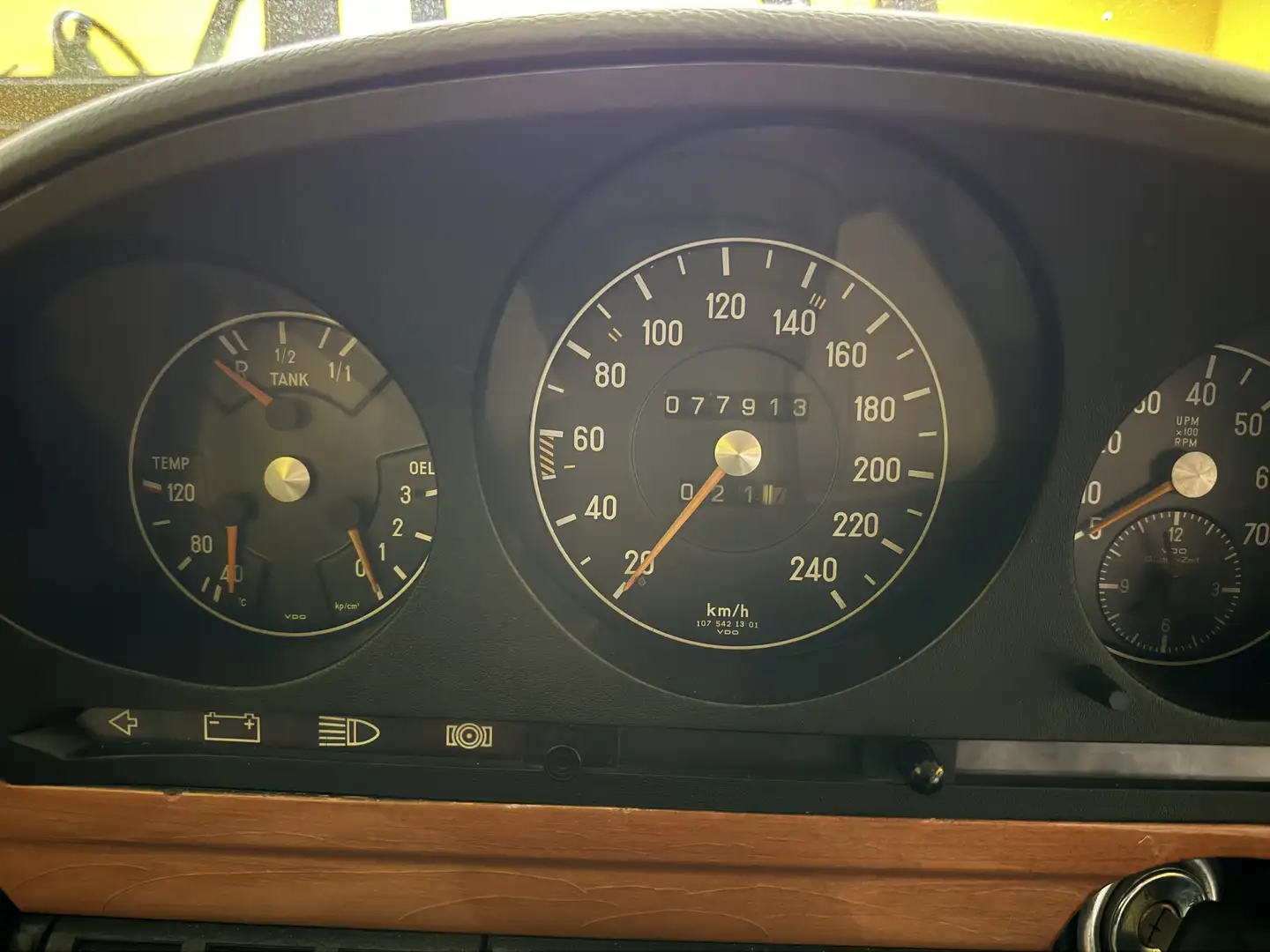 Mercedes-Benz 280 SE - 2