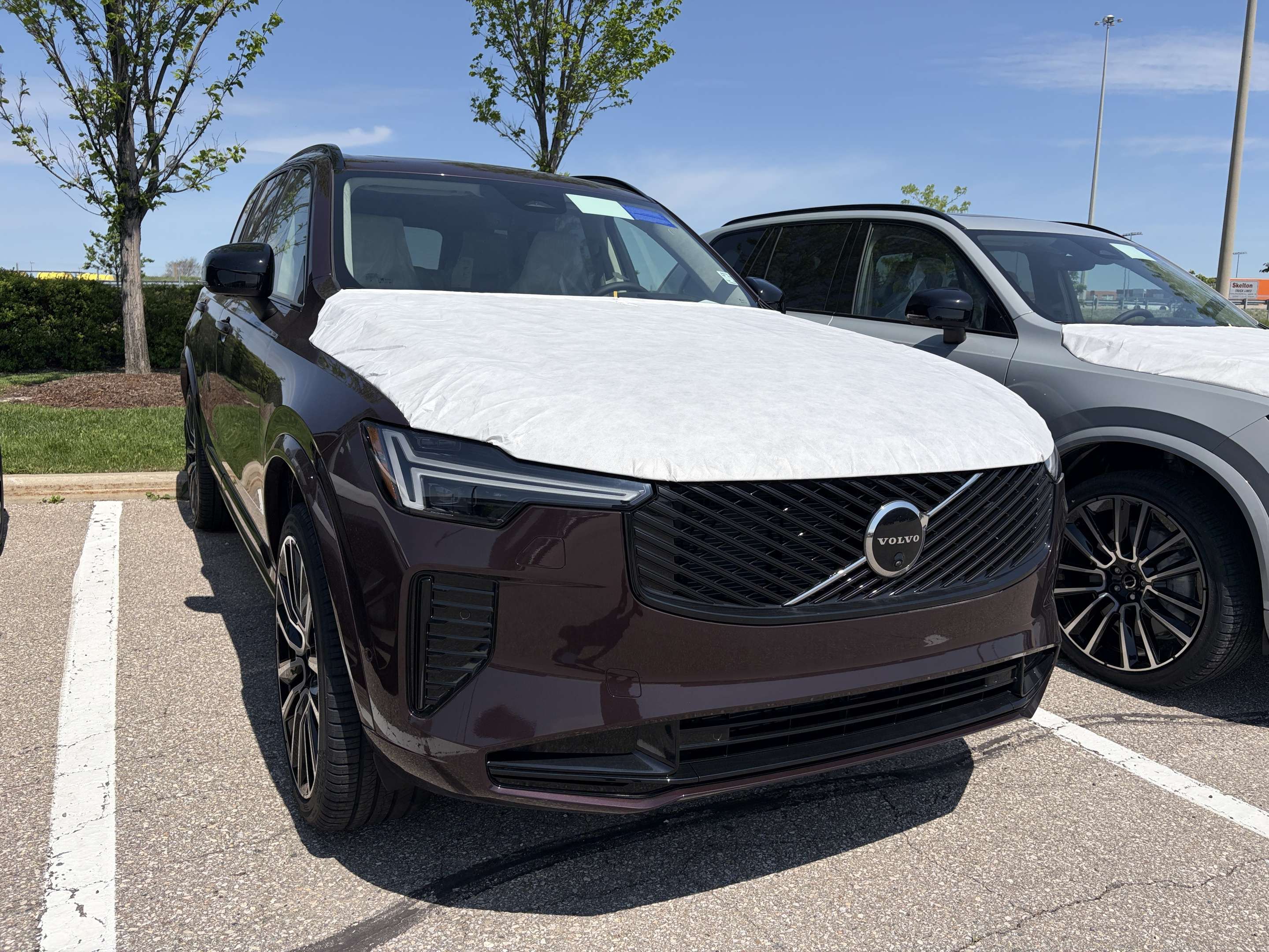2026 Volvo XC90 B6 AWD Ultra Dark Theme 7-Seater alt 5
