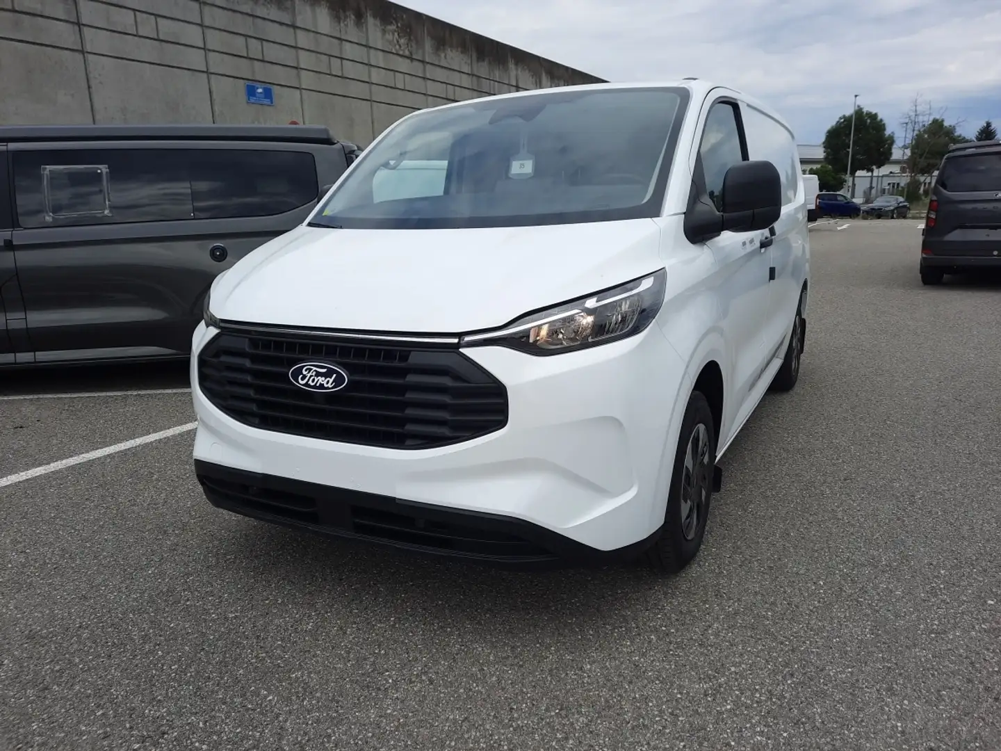 Ford Transit Custom 2.5l PHEV Kasten 320L1 Trend AHK Weiß - 2