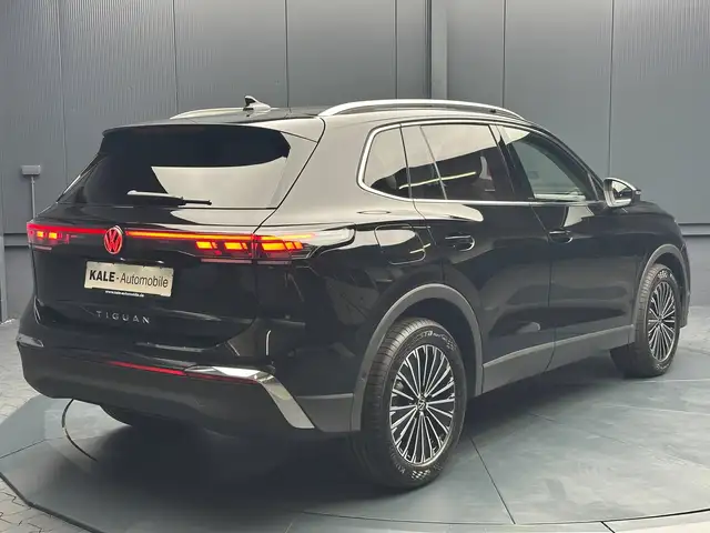 Volkswagen Tiguan view 5