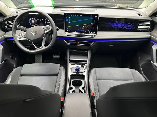 Volkswagen Tiguan view 12