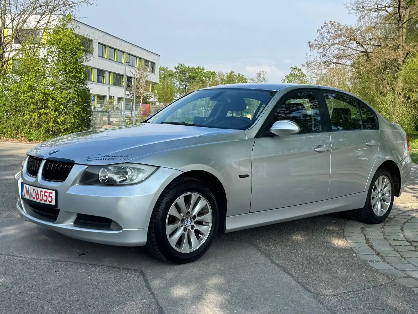 BMW 320 d Navi Tempomat Klima Sitzhei PDC Plateado - 2