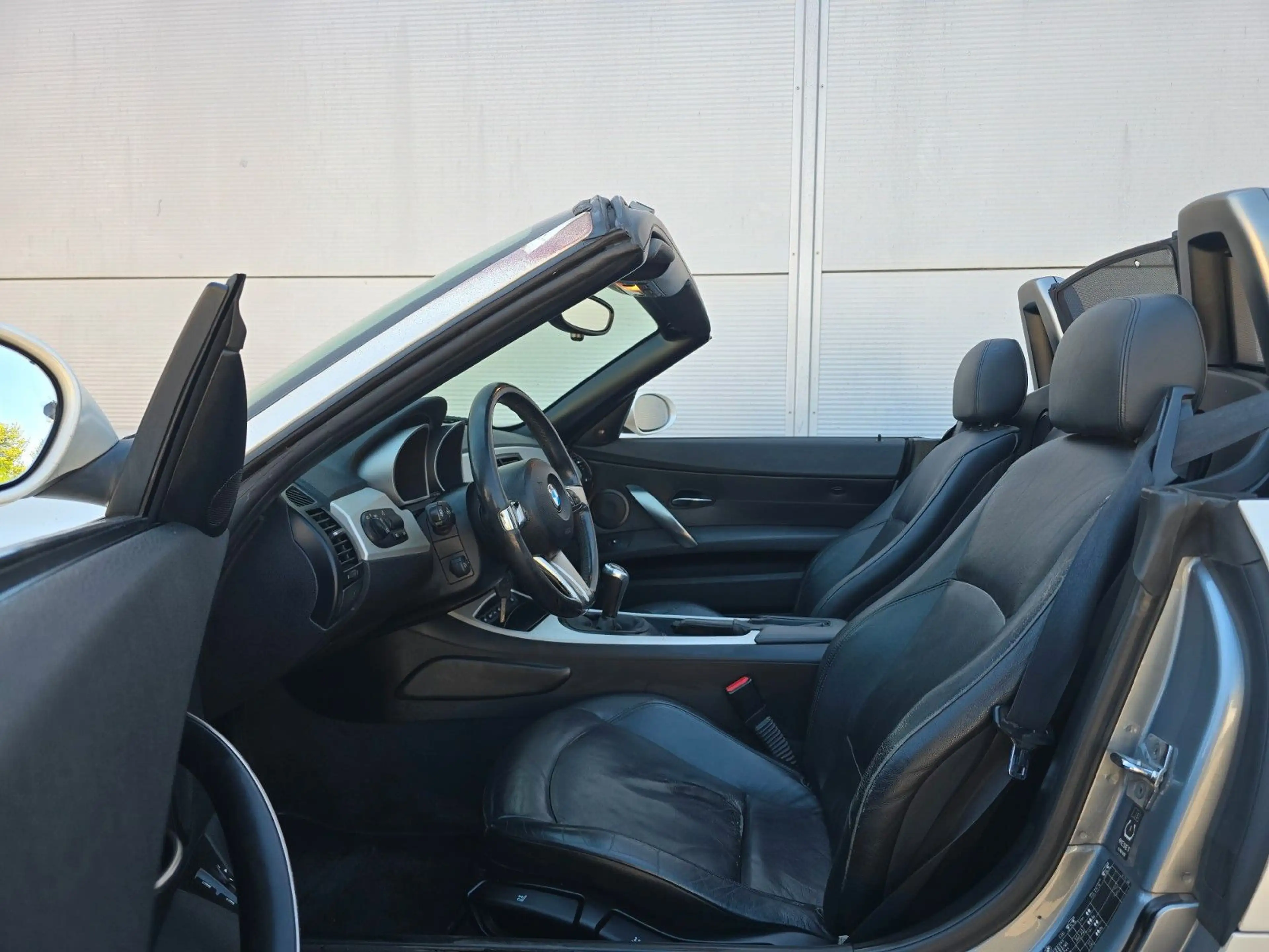 BMW Z4 2.5i Roadster — photo 11