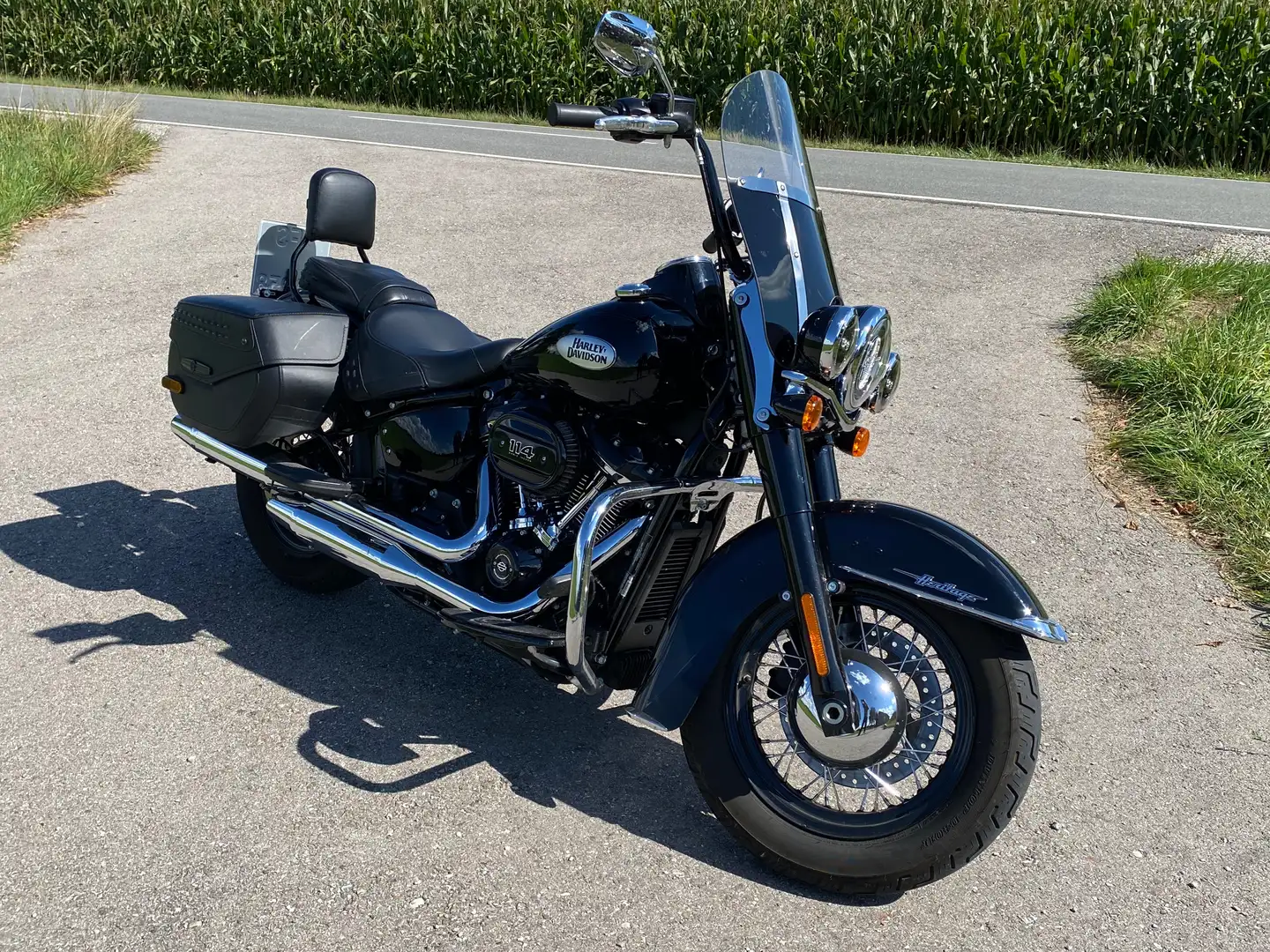 Harley-Davidson Heritage Classic 114 Schwarz - 1