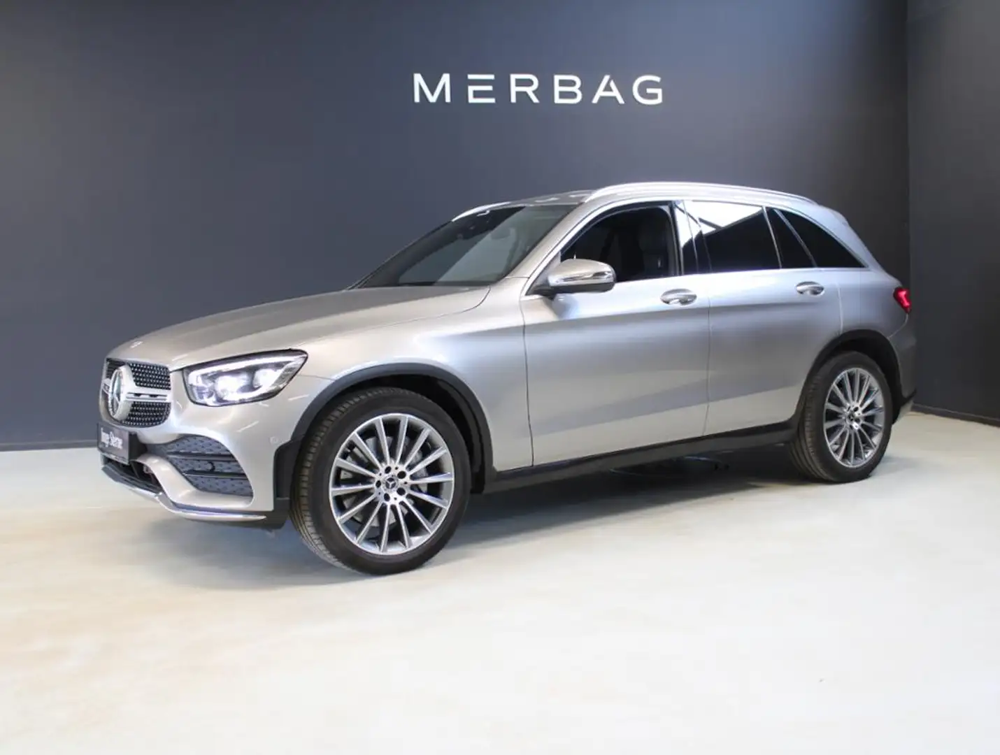 Mercedes-Benz GLC 300 d 4M *AMG Multibeam Sitzklima Burm Memo Silber - 2