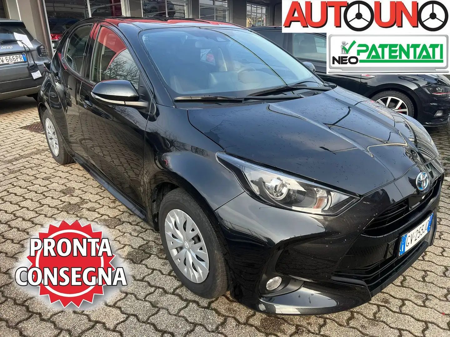 Toyota Yaris 1.5 Hybrid 5 porte Active Nero - 1