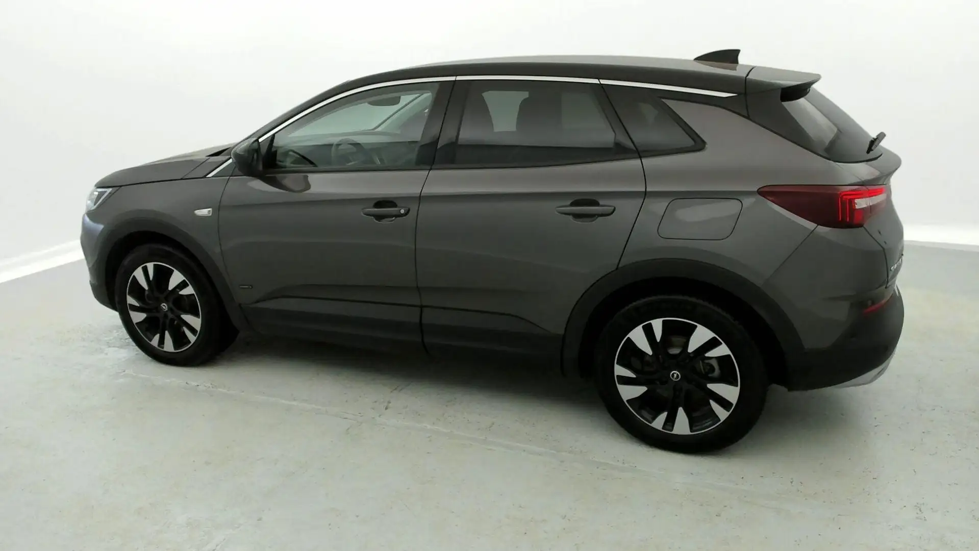 Opel Grandland X PHEV 1.6 Turbo Ultimate AT8 4x4 Argintiu - 2