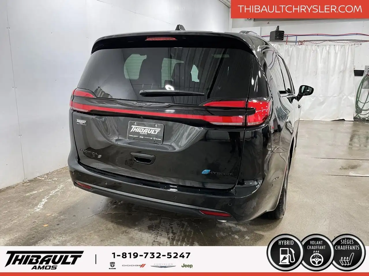 Chrysler Pacifica photo Chrysler Pacifica