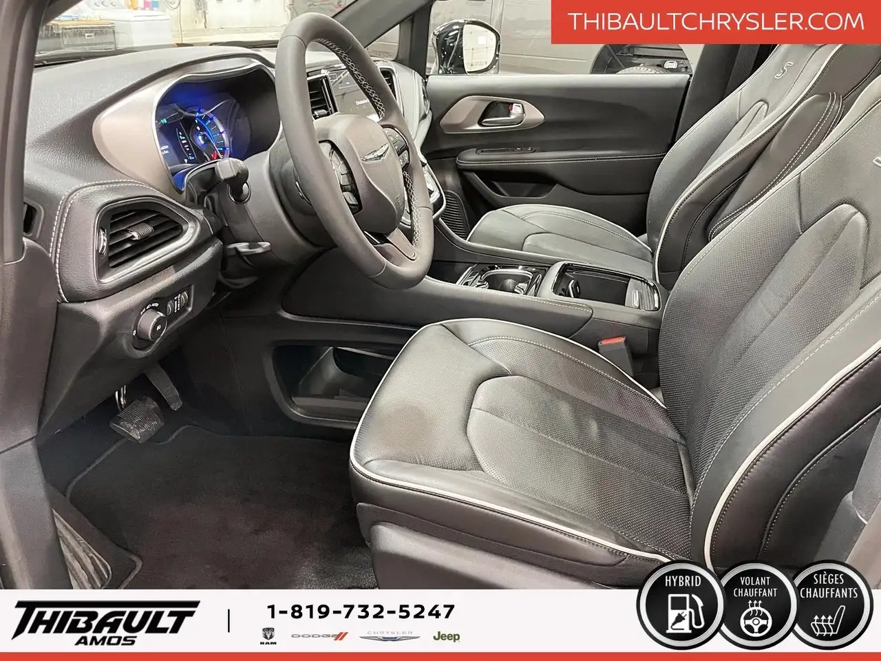 Chrysler Pacifica photo Chrysler Pacifica