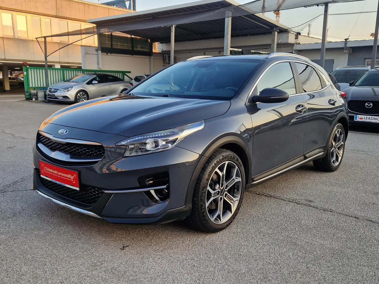 Kia XCeed 1.5 TGDI 48V GPF Gold DCT Grau - 1
