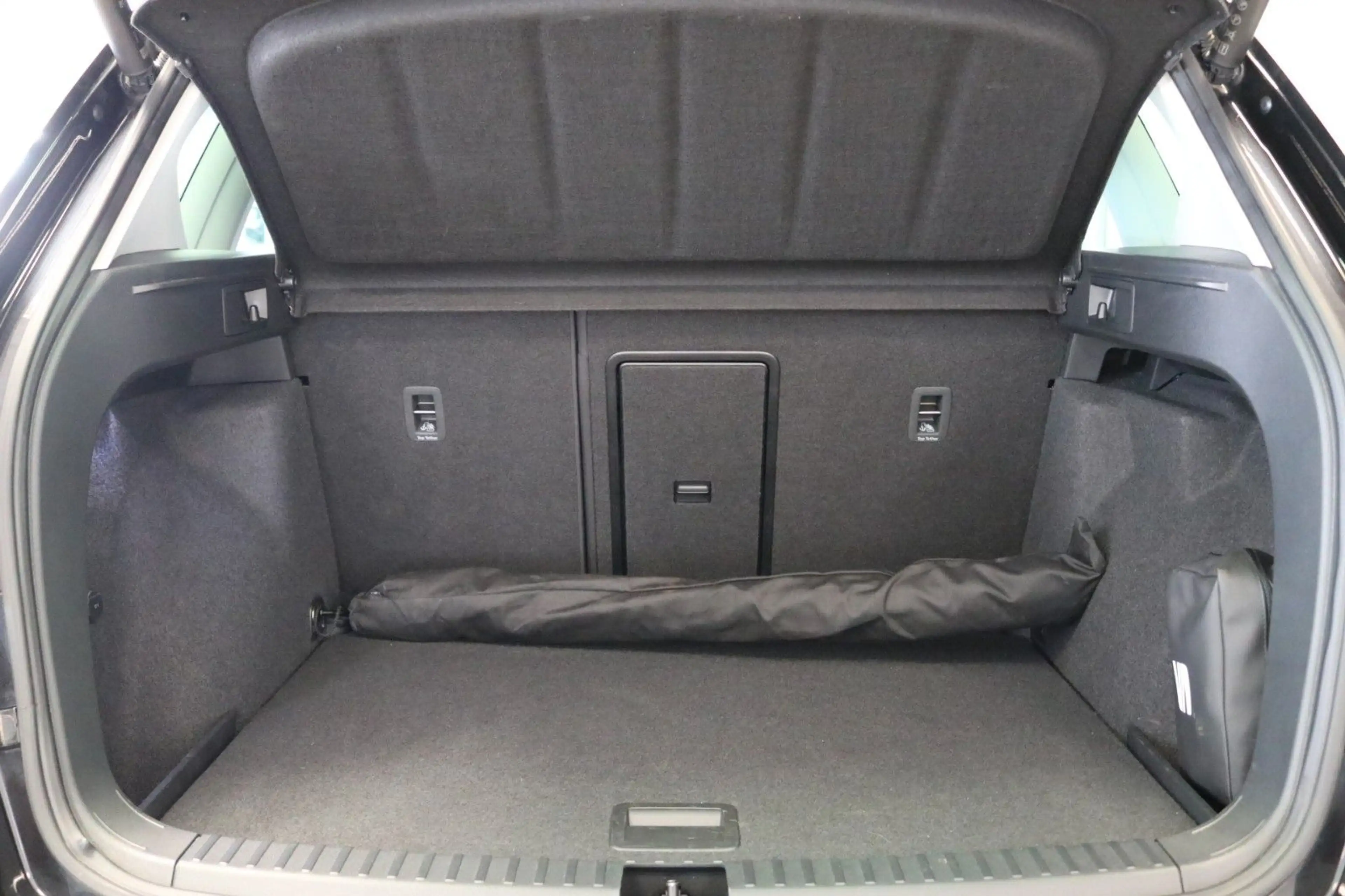SEAT Ateca FR Kamera Memory STHZ AHK Pano DAB+ — photo 13