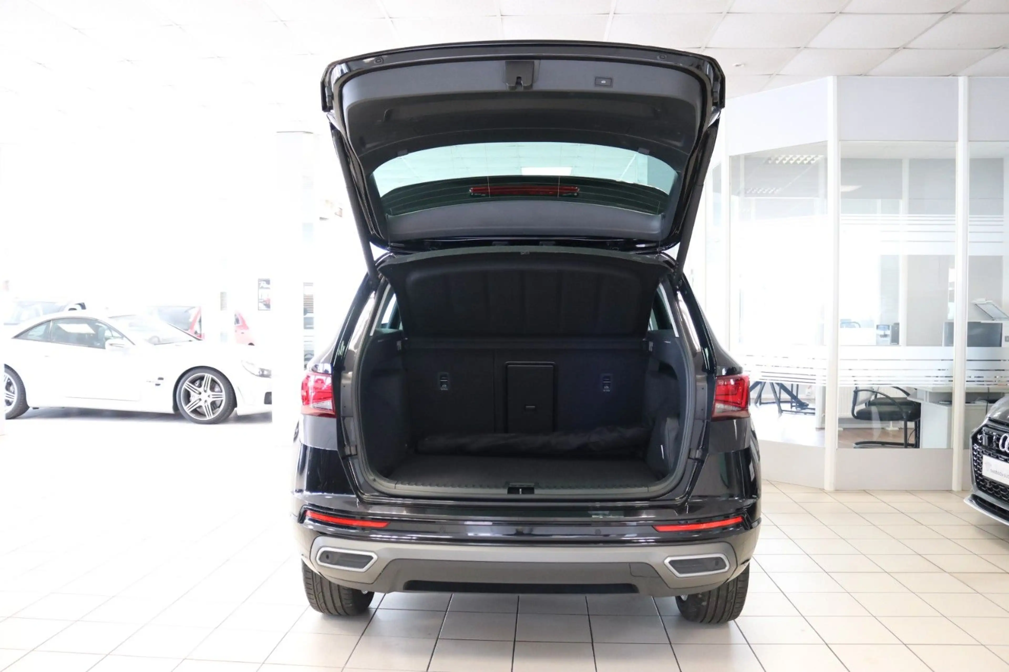 SEAT Ateca FR Kamera Memory STHZ AHK Pano DAB+ — photo 7