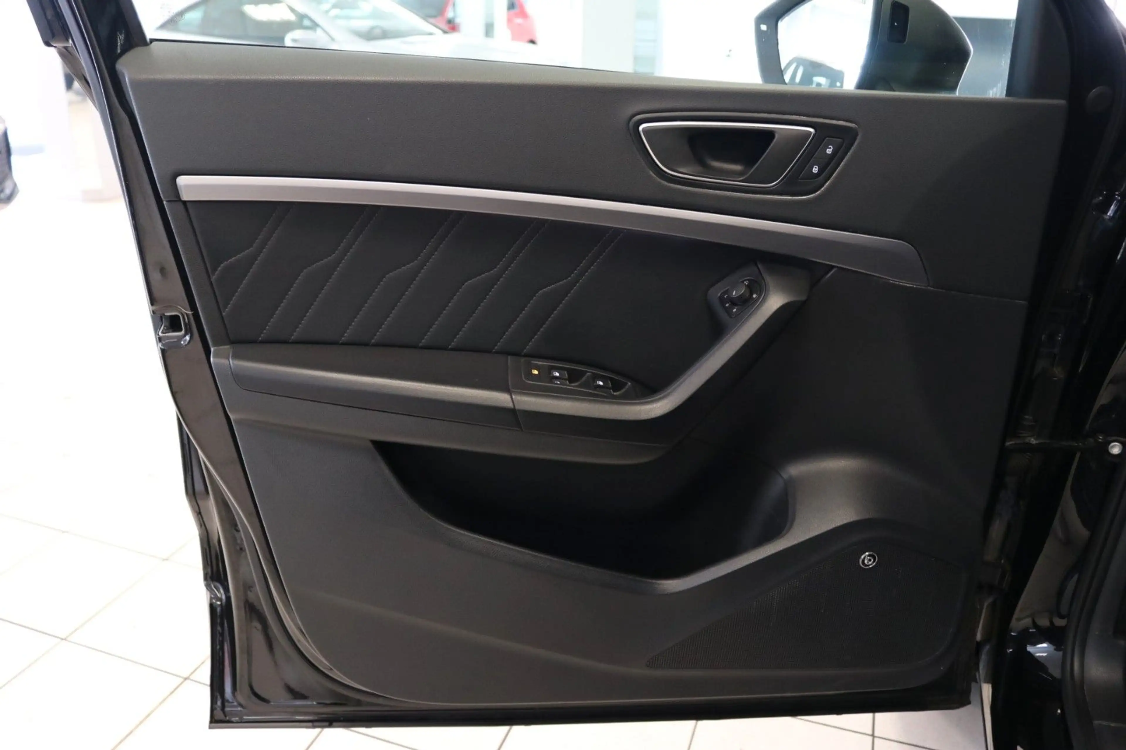 SEAT Ateca FR Kamera Memory STHZ AHK Pano DAB+ — photo 15