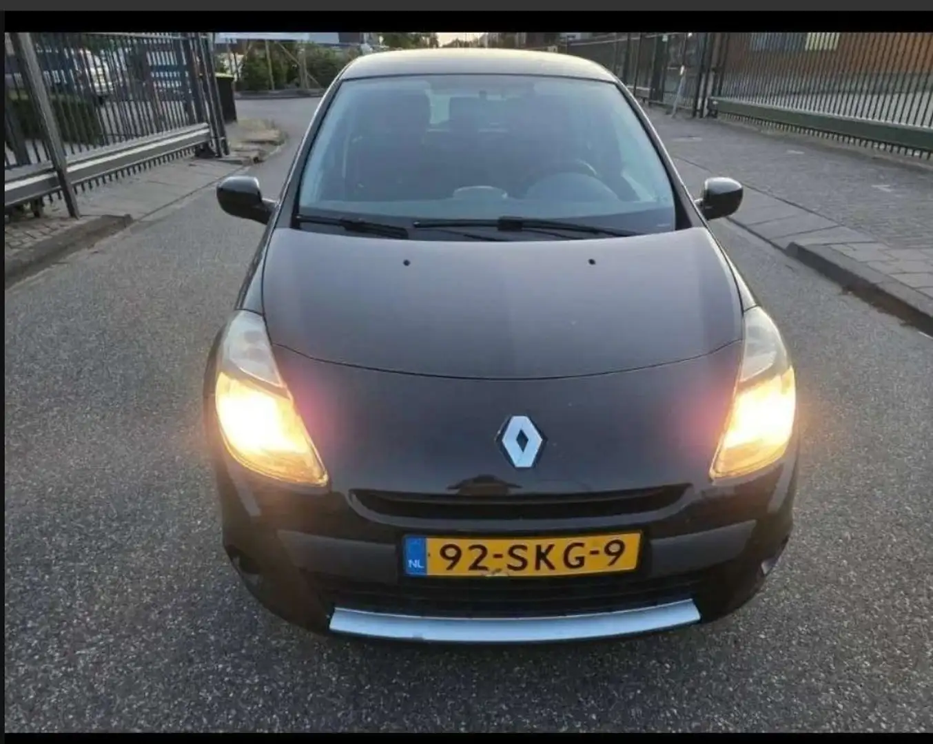 Renault Clio TCe - Clio --- 5 deurs --- Airco - 1