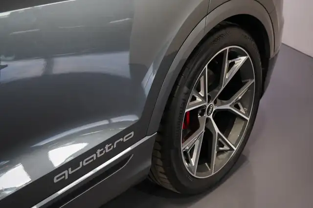 Audi Q8 55 TFSI e quattro 3xS-Line Ansicht 10
