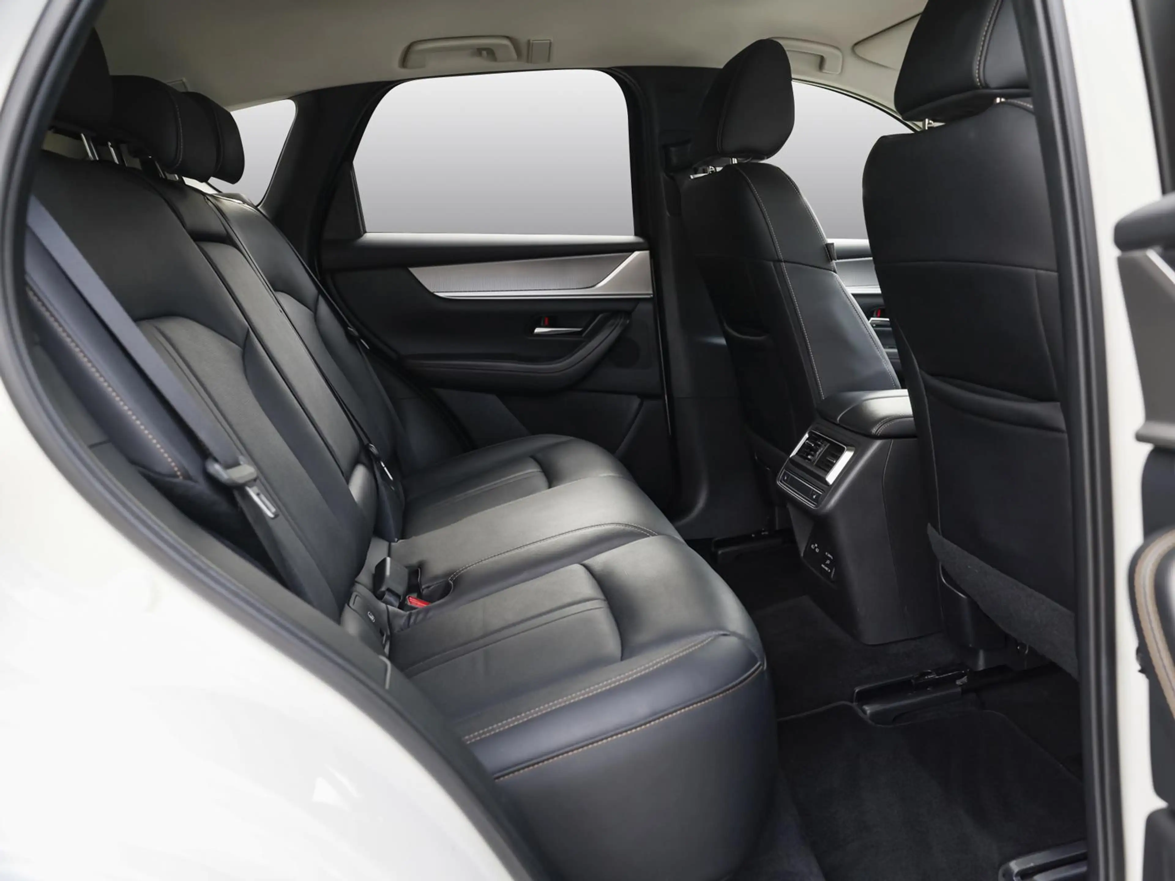 Mazda CX-60 2.5 SKYACTIV-G Homura Plug-In Hybrid LEDER — photo 4