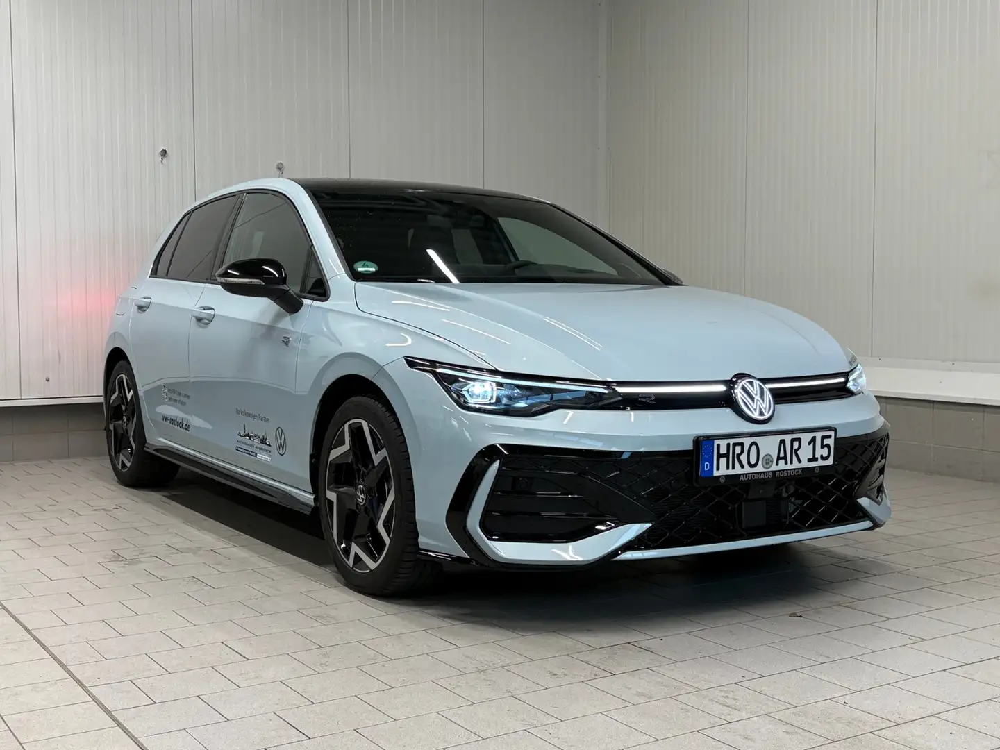 Volkswagen Golf VIII R-Line 2.0 TDI DSG IQ.LIGHT PANO NAVI Bleu - 2