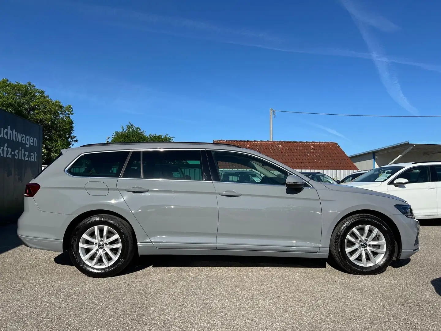 Volkswagen Passat Variant Business 2,0 TDI DSG Grau - 2