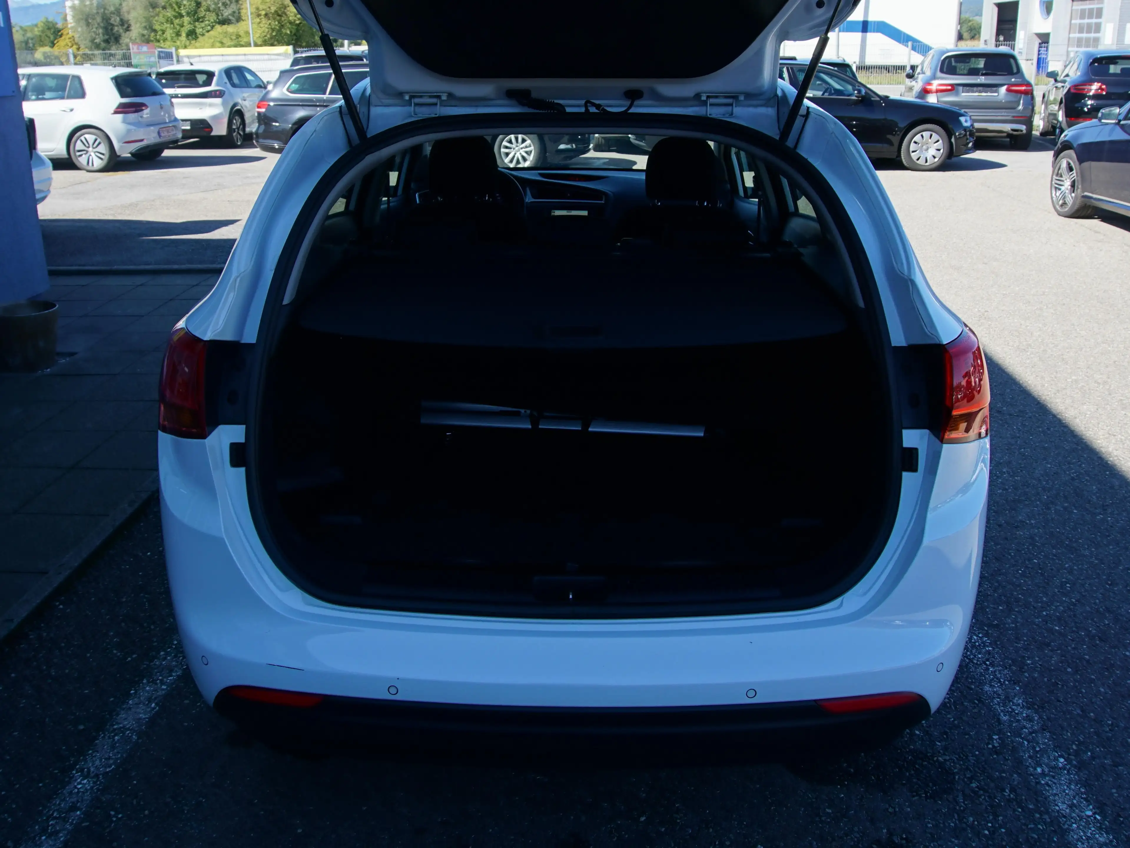 Kia Ceed SW / cee'd SW Attract — photo 15