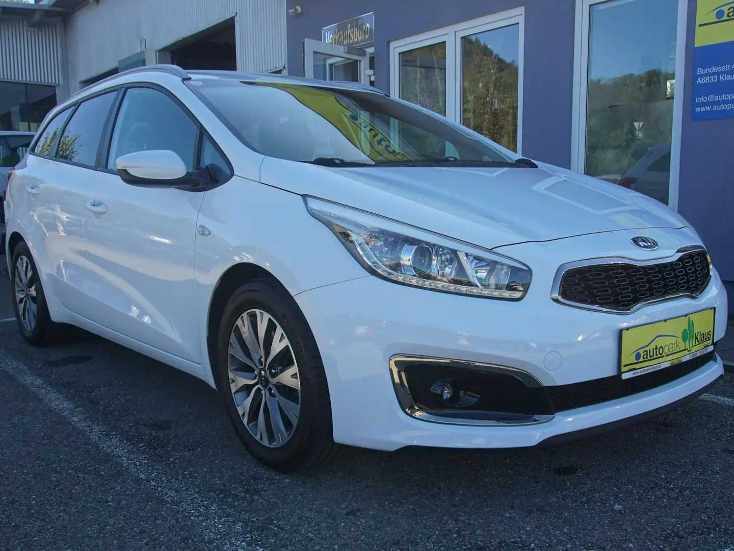 Kia Ceed SW / cee'd SW Attract Weiß - 1