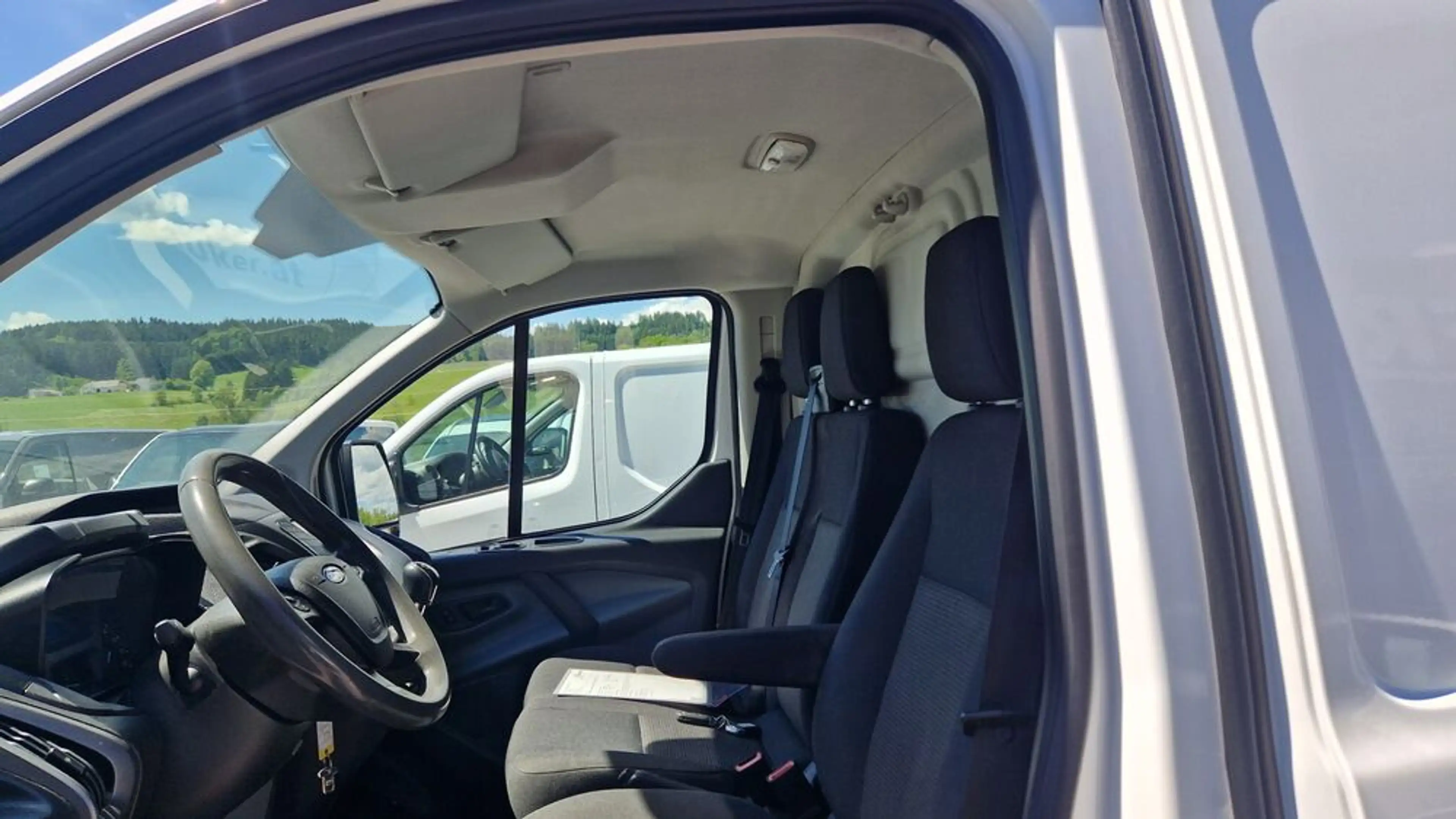 Ford Transit Custom Kasten 2,0 TDCi L1H1 250 ''1.Besitz'' — photo 5