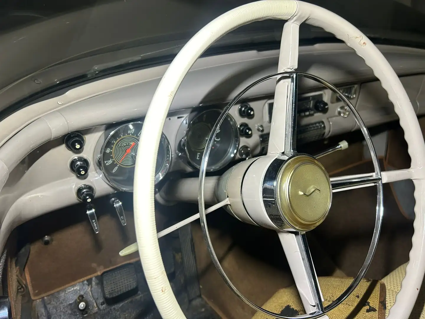 Studebaker Champion Regal Beige - 1