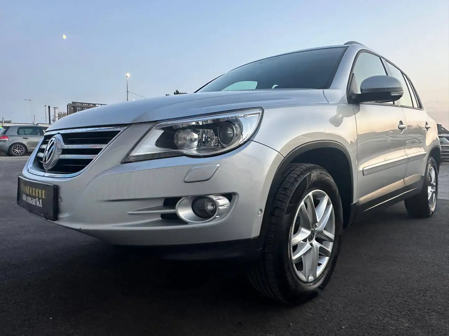 Volkswagen Tiguan 2.0TDI 4Motion Track **Mit Neues Pickerl** Grau - 2