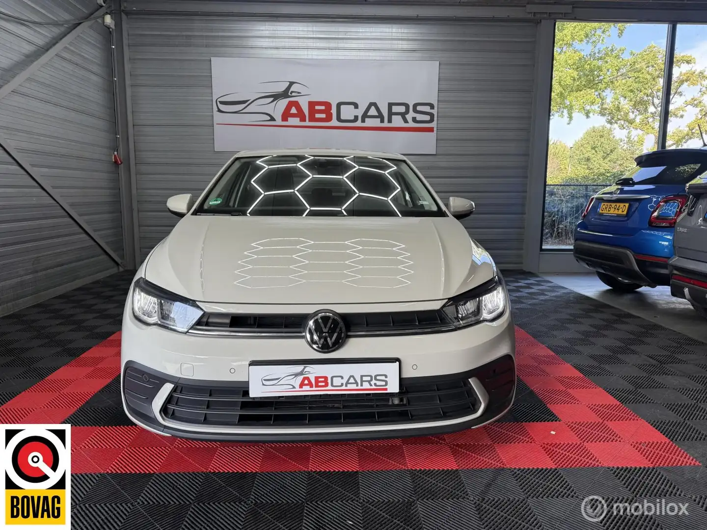 Volkswagen Polo 1.0 TSI Move Gris - 2