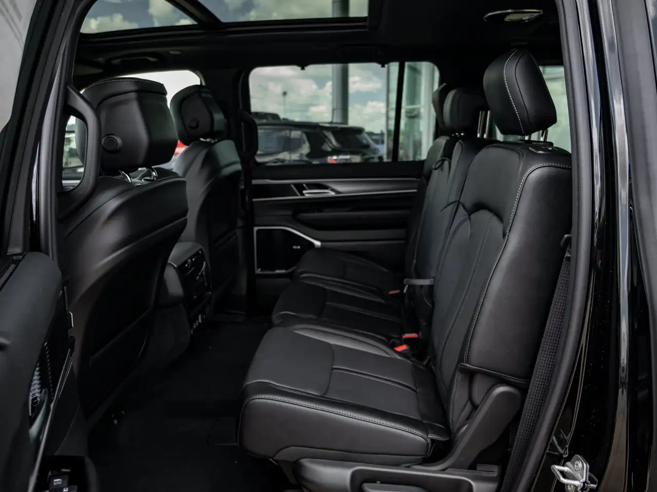 Jeep Grand Wagoneer fotografie Jeep Grand Wagoneer