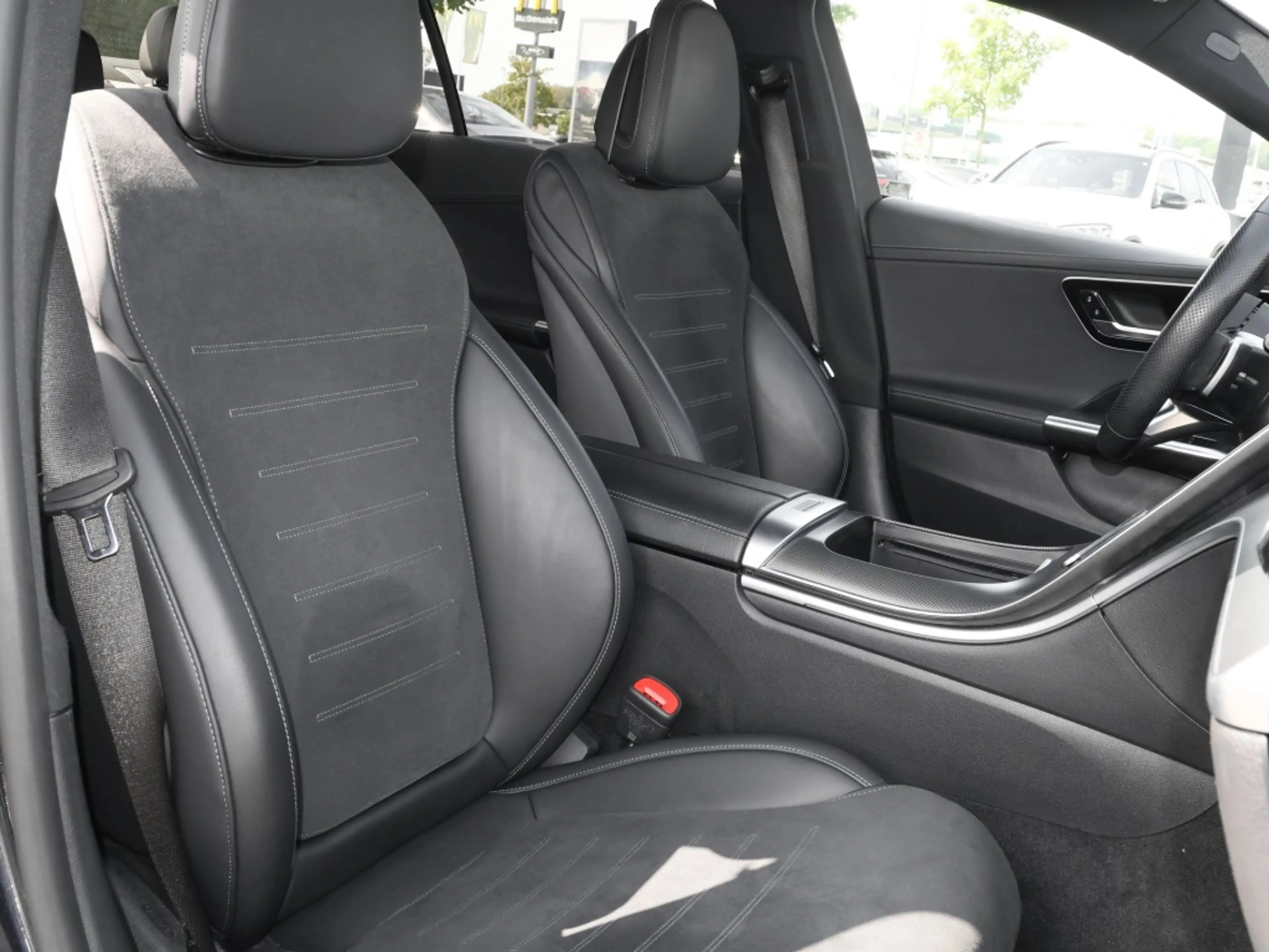 Mercedes-Benz C 300 d AMG-Sport/Night/Ambi/LED/Kamera/Tempomat — photo 7