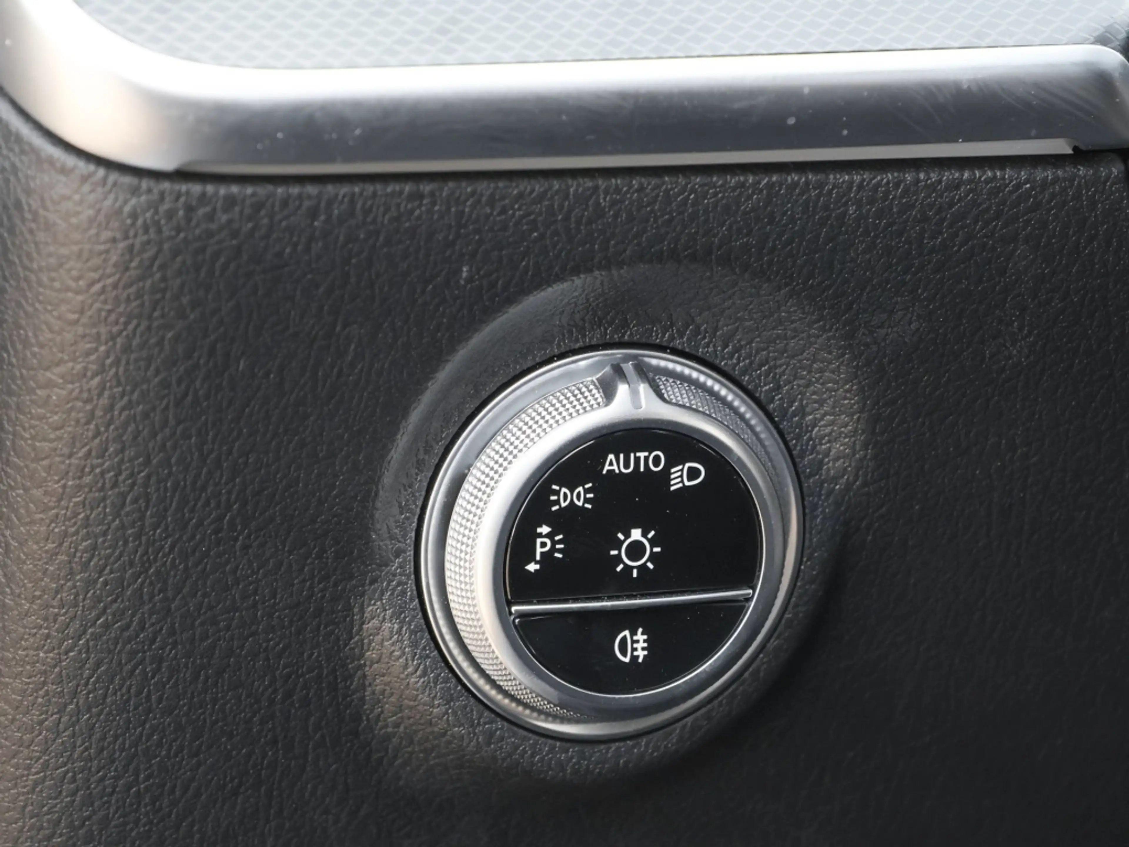Mercedes-Benz C 300 d AMG-Sport/Night/Ambi/LED/Kamera/Tempomat — photo 13
