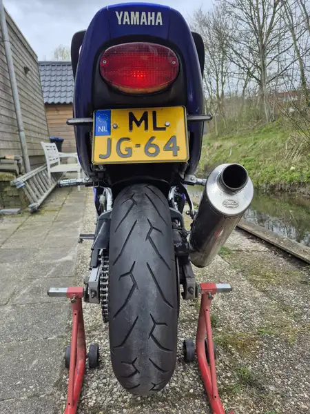 Yamaha YZF 600 - foto 6