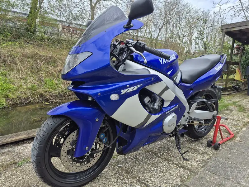Yamaha YZF 600 - foto 4