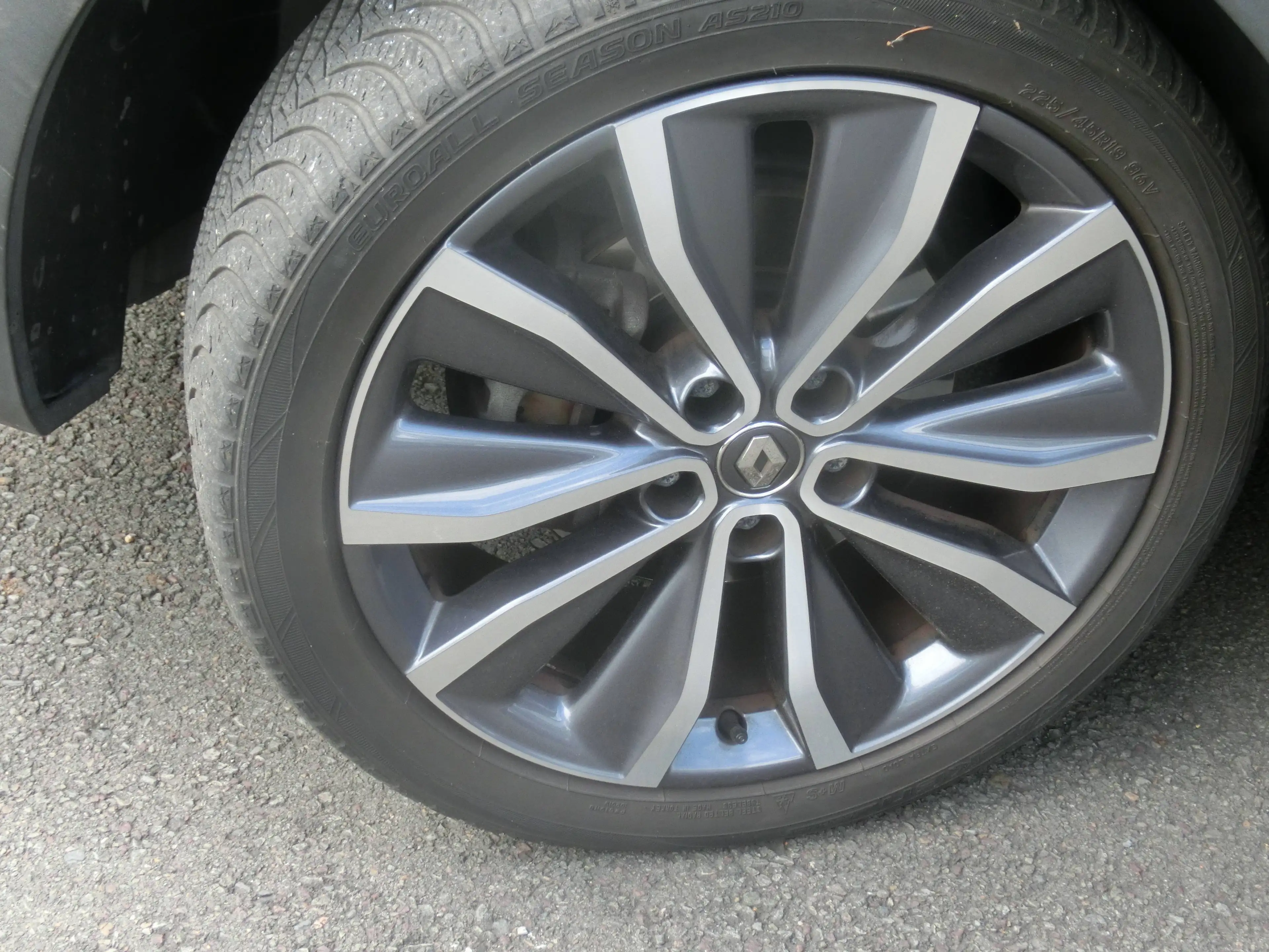 Renault Kadjar 1.3l 140 EDC BOSE EDITION/Navi,SHZ,Cam,PDC,LMF 19" — photo 3