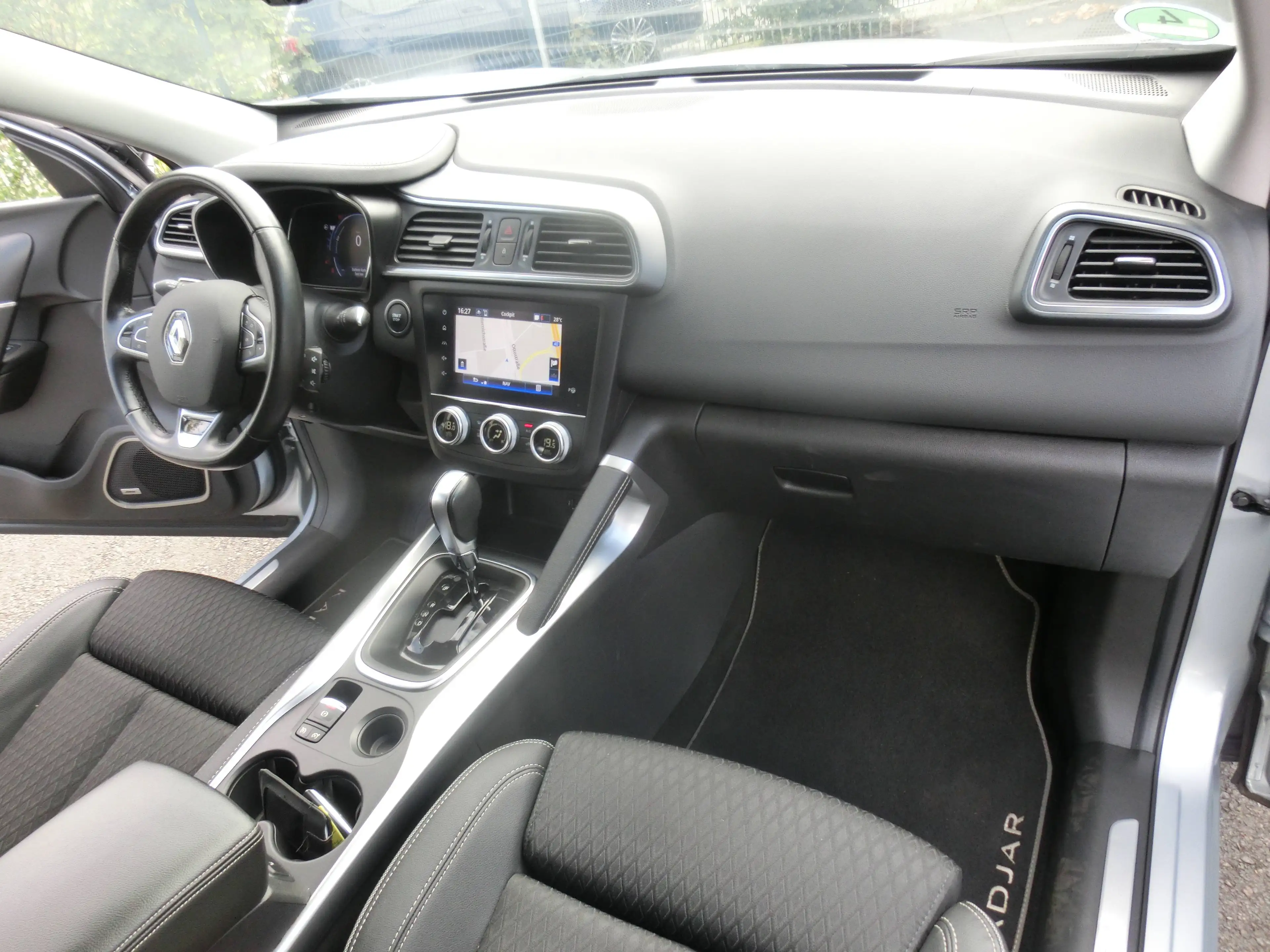 Renault Kadjar 1.3l 140 EDC BOSE EDITION/Navi,SHZ,Cam,PDC,LMF 19" — photo 15