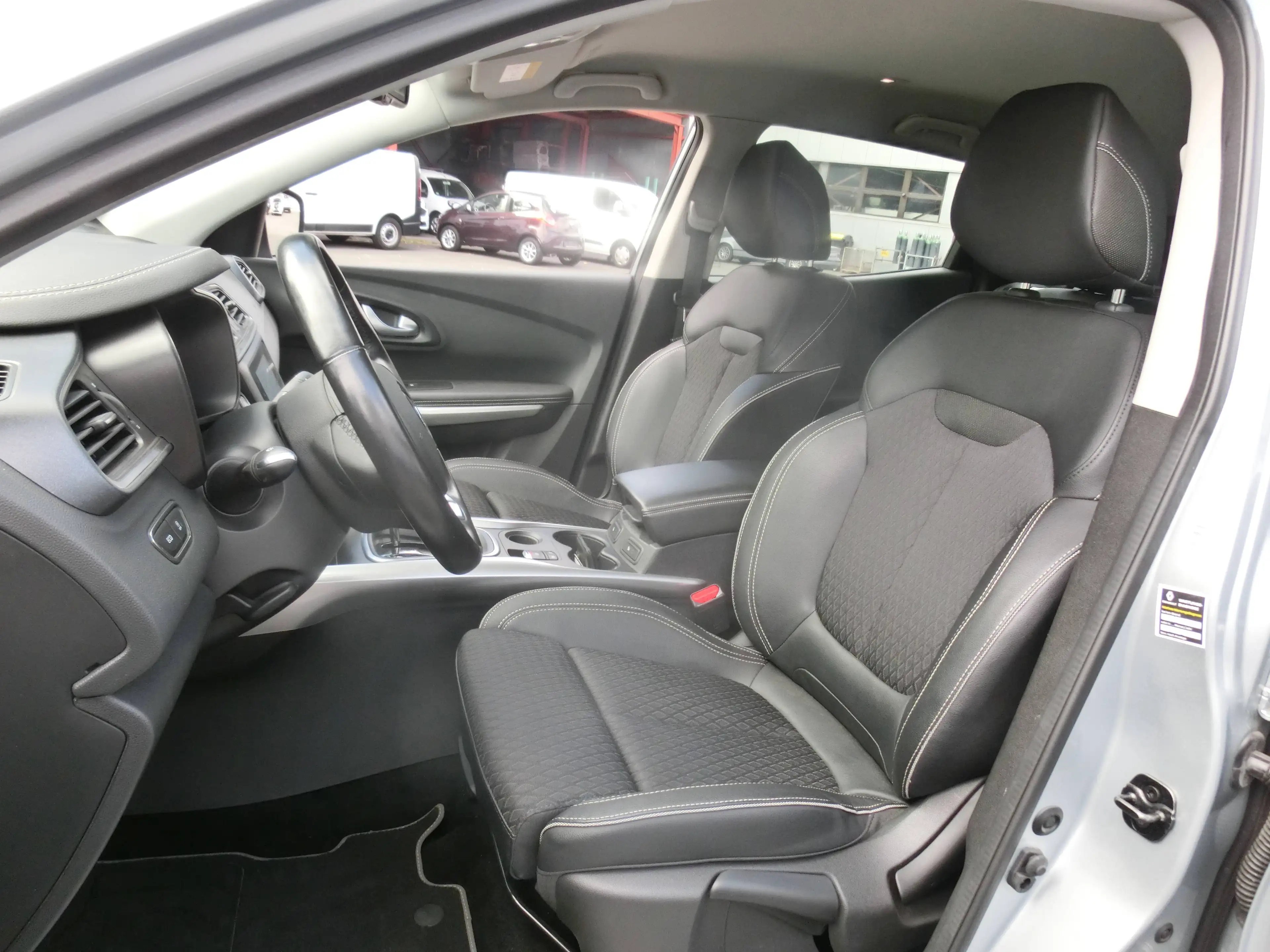 Renault Kadjar 1.3l 140 EDC BOSE EDITION/Navi,SHZ,Cam,PDC,LMF 19" — photo 7