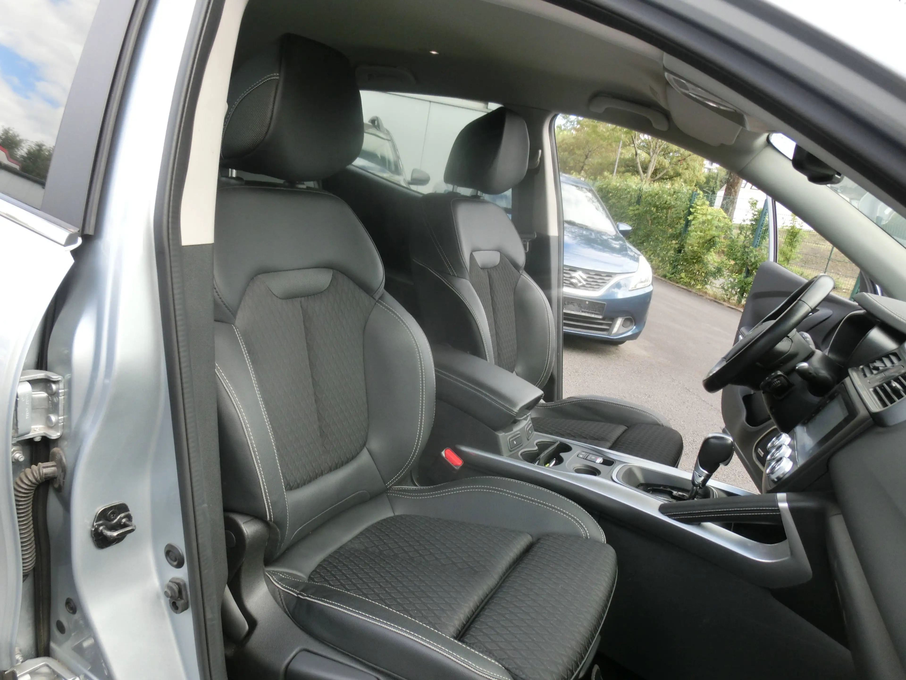 Renault Kadjar 1.3l 140 EDC BOSE EDITION/Navi,SHZ,Cam,PDC,LMF 19" — photo 14