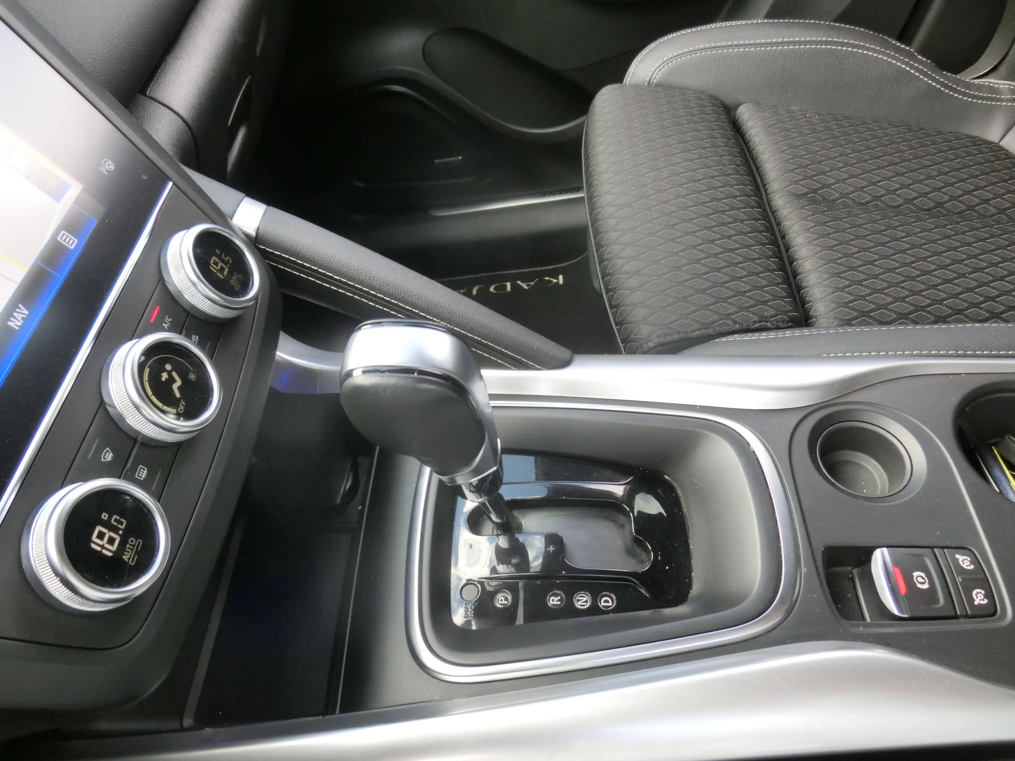 Renault Kadjar 1.3l 140 EDC BOSE EDITION/Navi,SHZ,Cam,PDC,LMF 19" — photo 11
