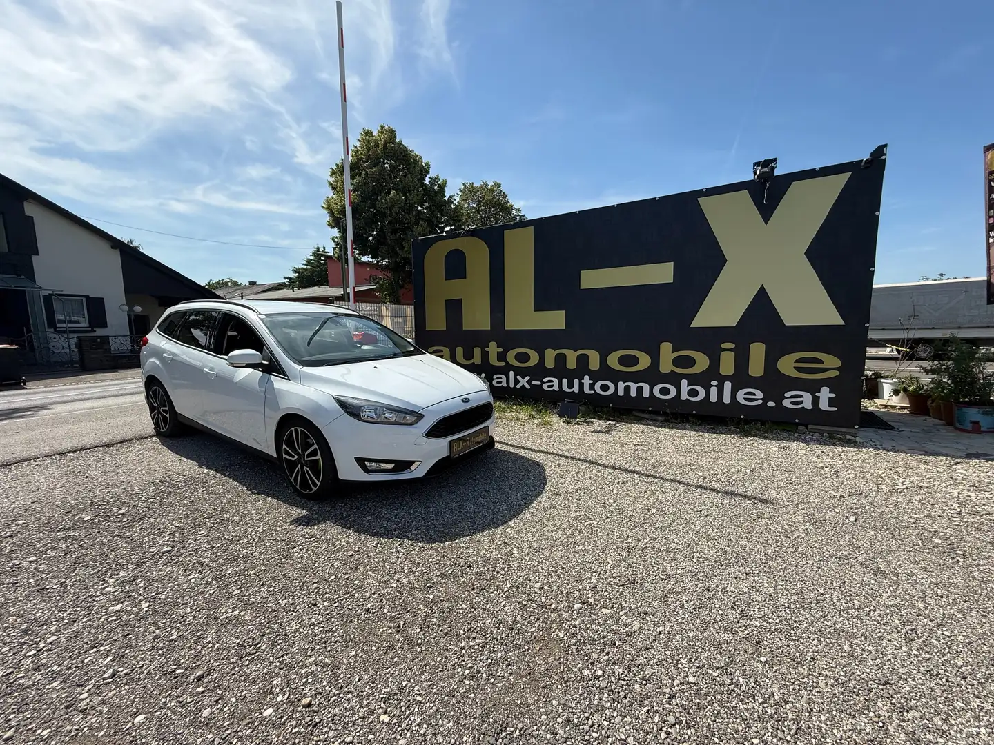 Ford Focus Focus Traveller 1,5 TDCi ECOnetic Trend Trend Weiß - 1