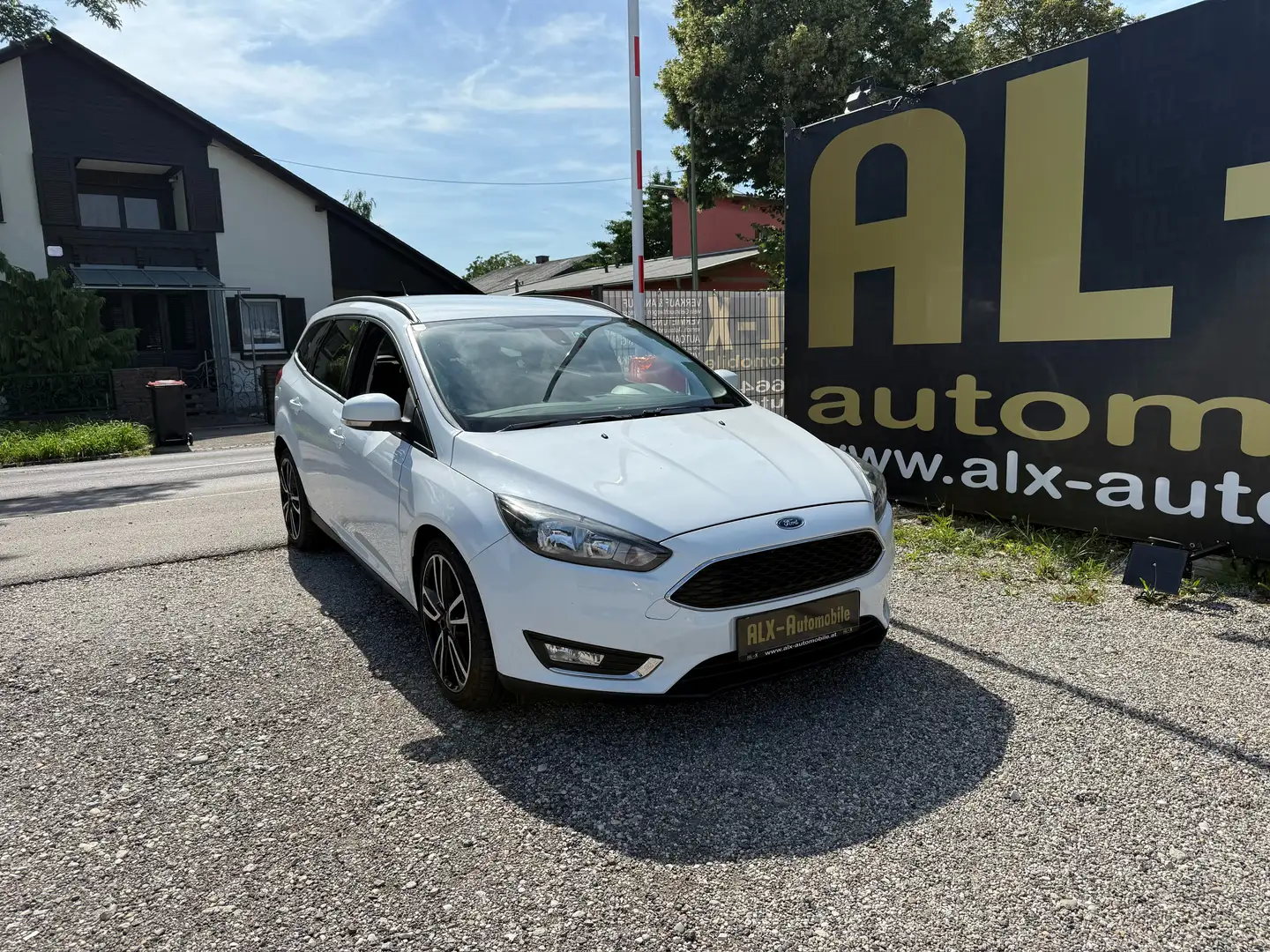 Ford Focus Focus Traveller 1,5 TDCi ECOnetic Trend Trend Weiß - 2