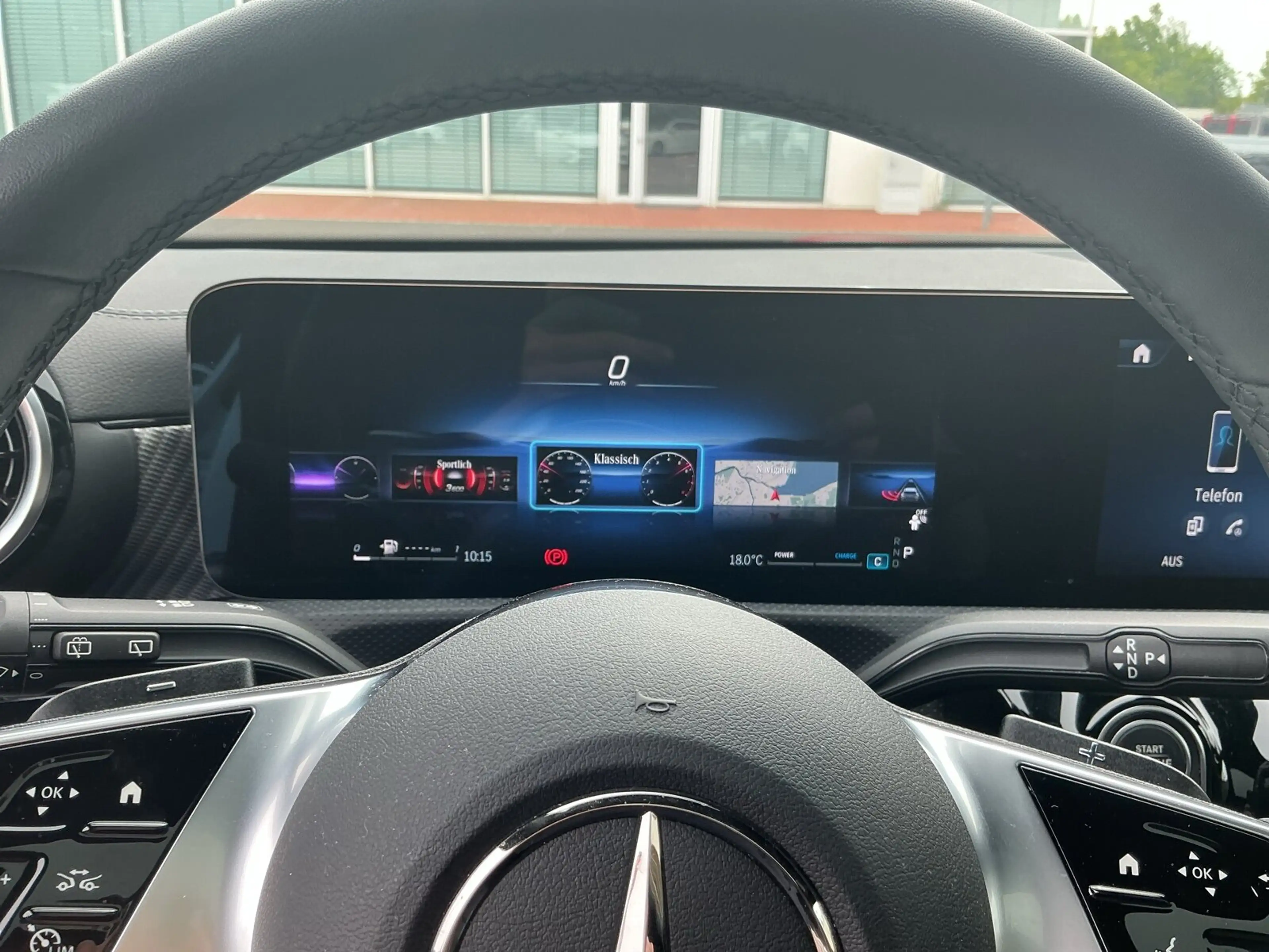 Mercedes-Benz CLA 180 CLA 180 SB Progr PanoDach RüKam Winterpaket LED — photo 12