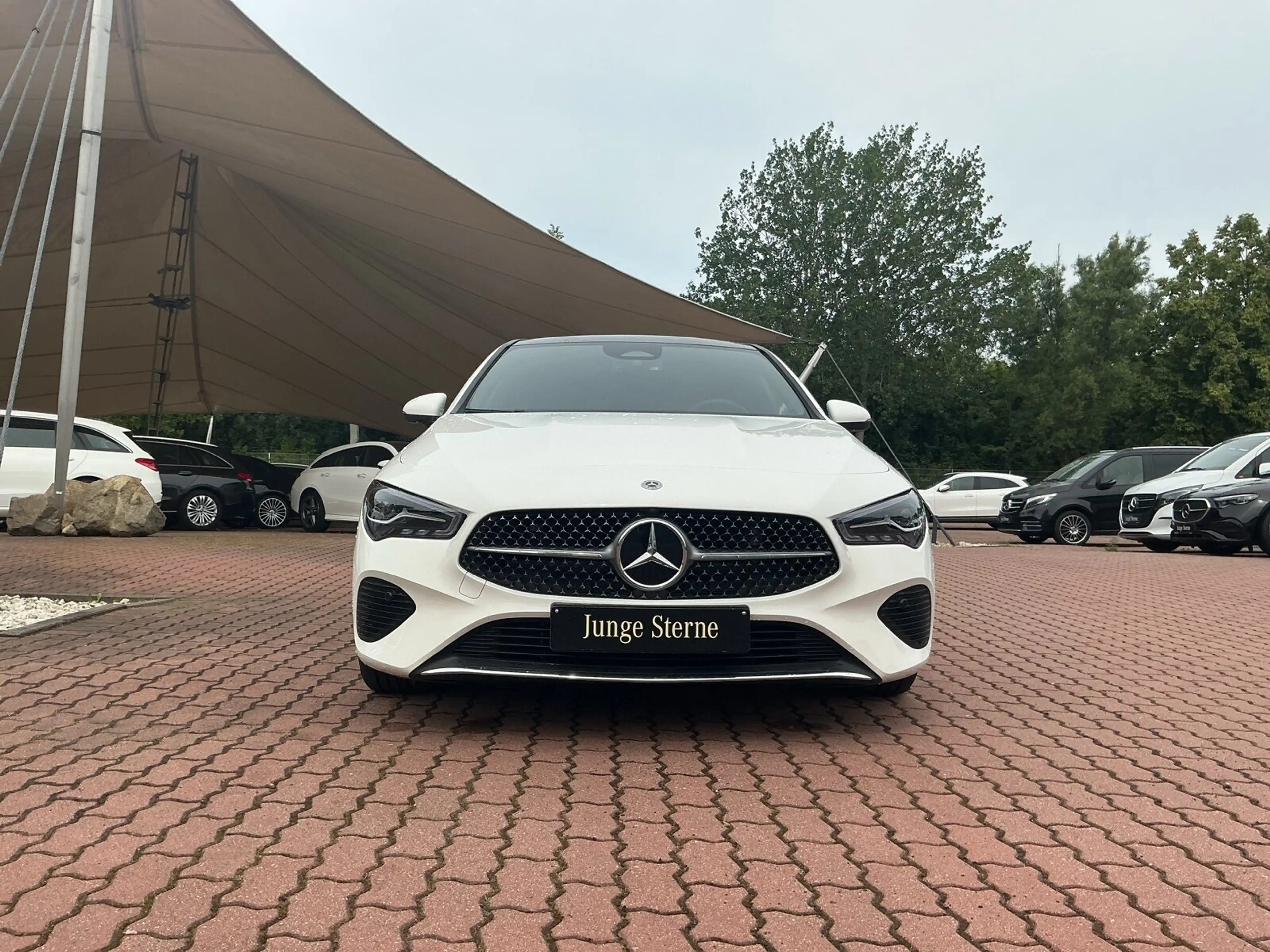 Mercedes-Benz CLA 180 CLA 180 SB Progr PanoDach RüKam Winterpaket LED — photo 2