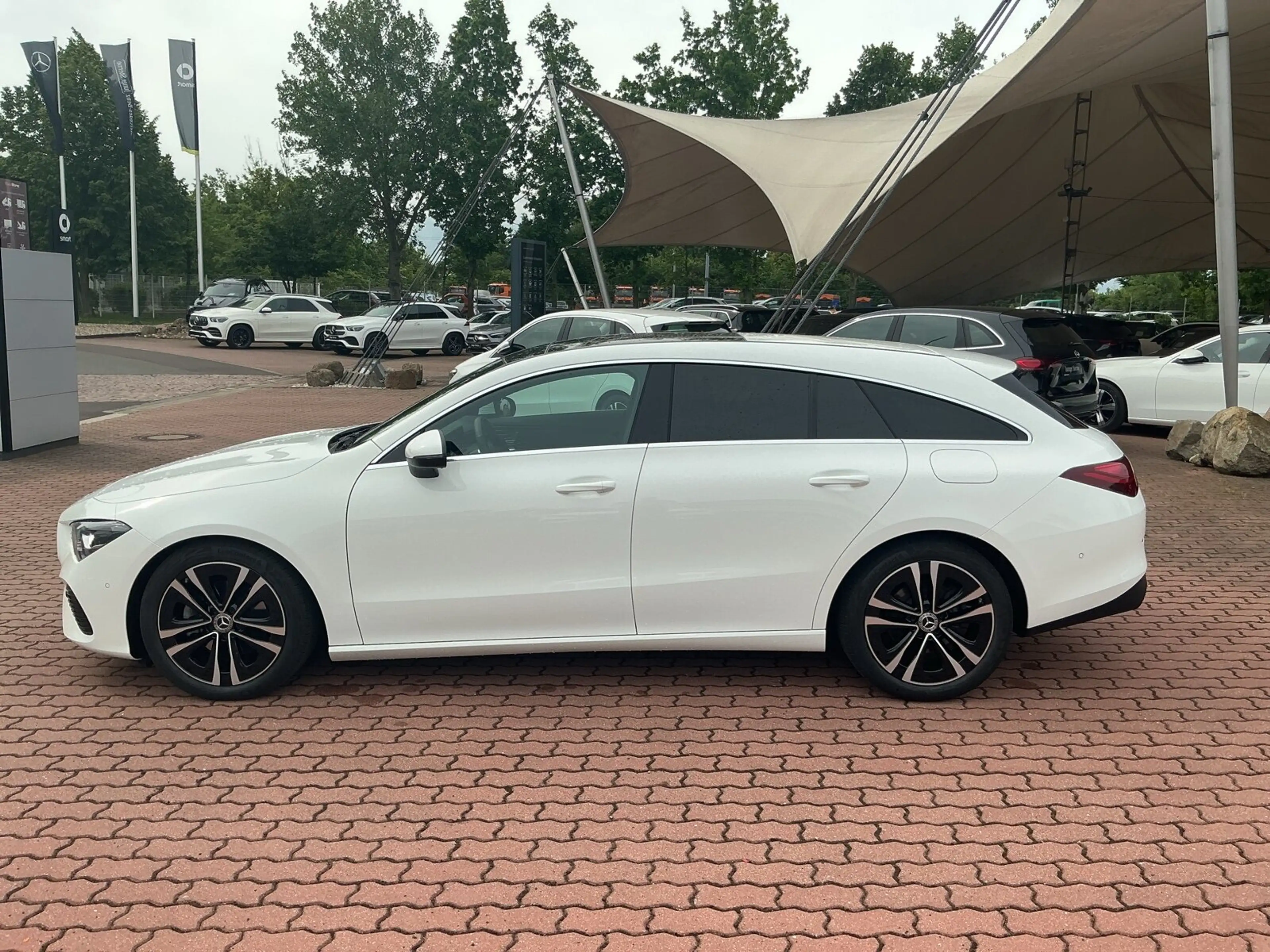 Mercedes-Benz CLA 180 CLA 180 SB Progr PanoDach RüKam Winterpaket LED — photo 7