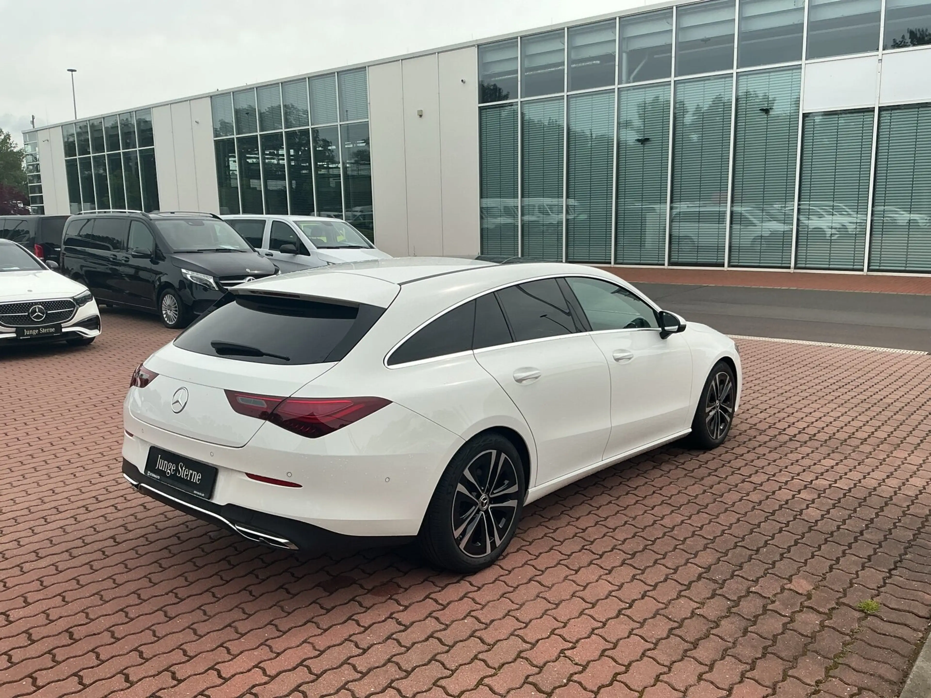 Mercedes-Benz CLA 180 CLA 180 SB Progr PanoDach RüKam Winterpaket LED — photo 4