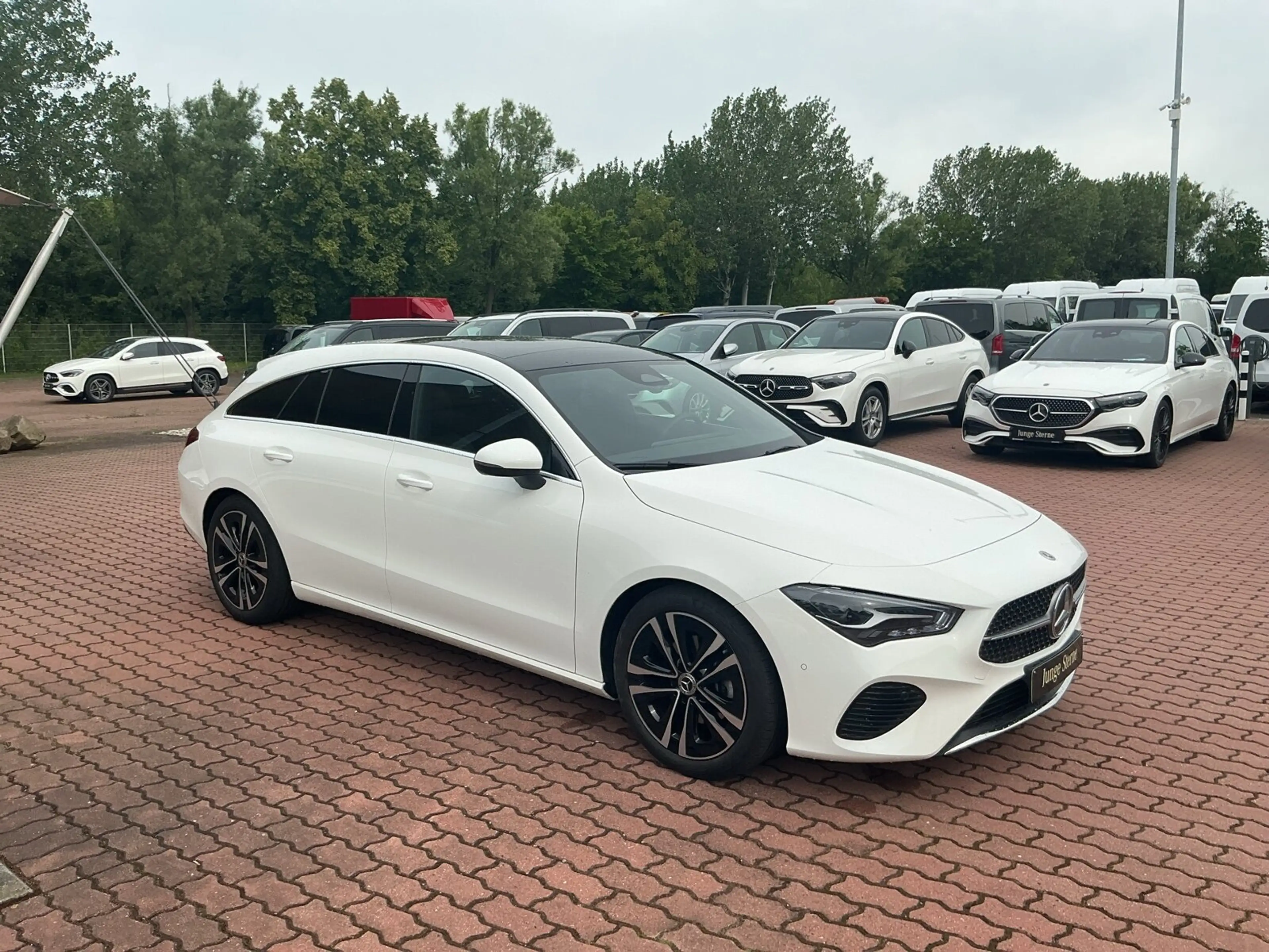 Mercedes-Benz CLA 180 CLA 180 SB Progr PanoDach RüKam Winterpaket LED — photo 3